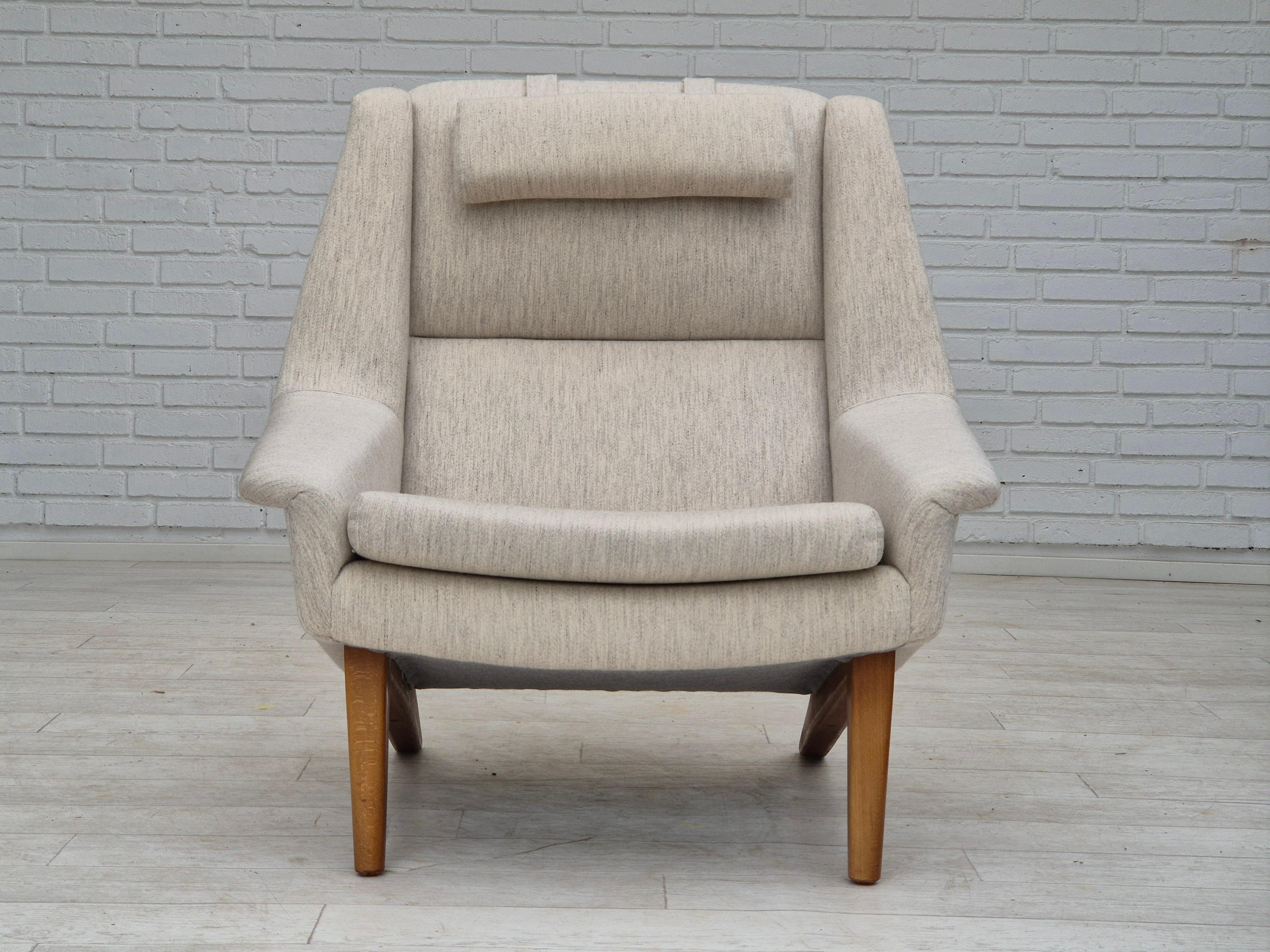 Scandinavian Modern 1970s, Danish design by Folke Ohlsson, chair model 4410 for Fritz Hansen, wool.