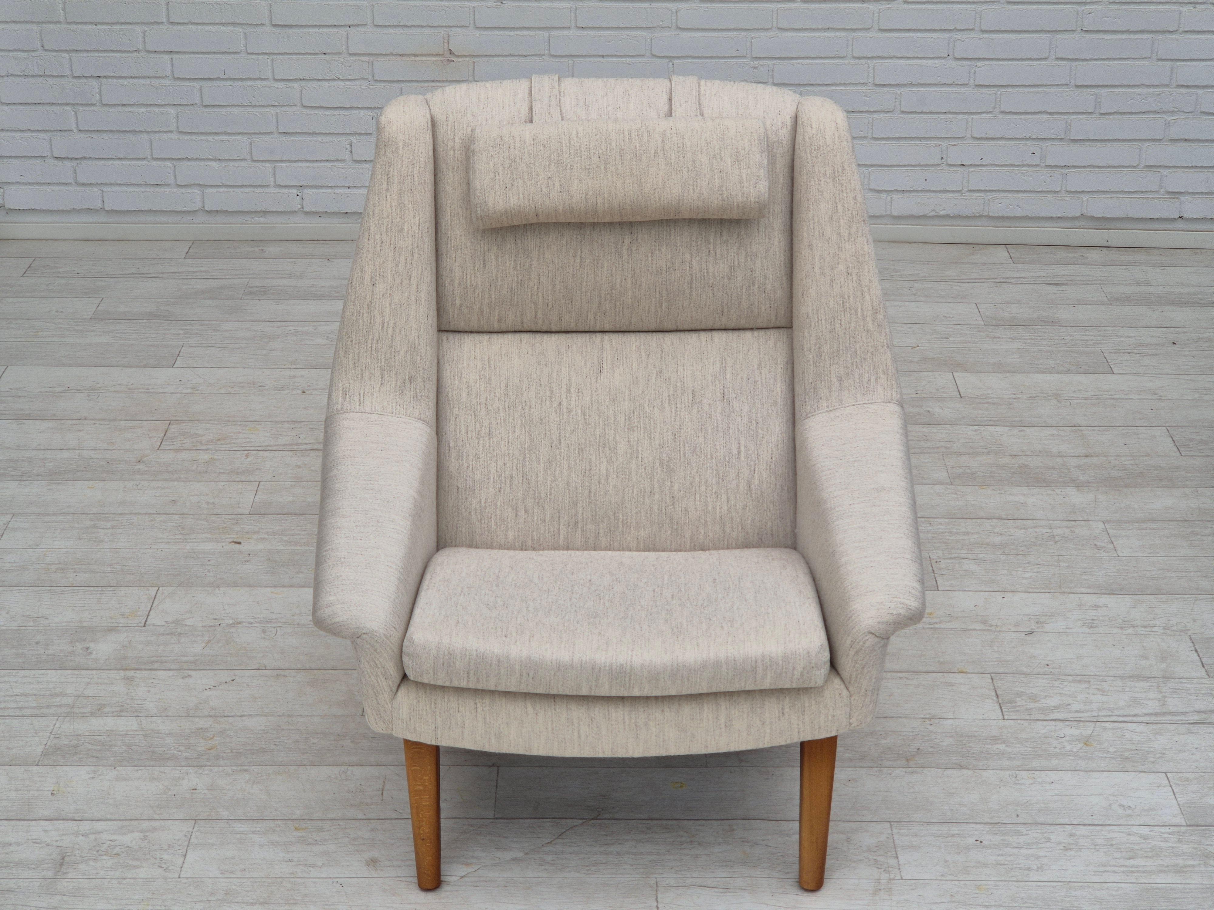 1970s, Danish design by Folke Ohlsson, chair model 4410 for Fritz Hansen, wool. In Good Condition In Tarm, 82