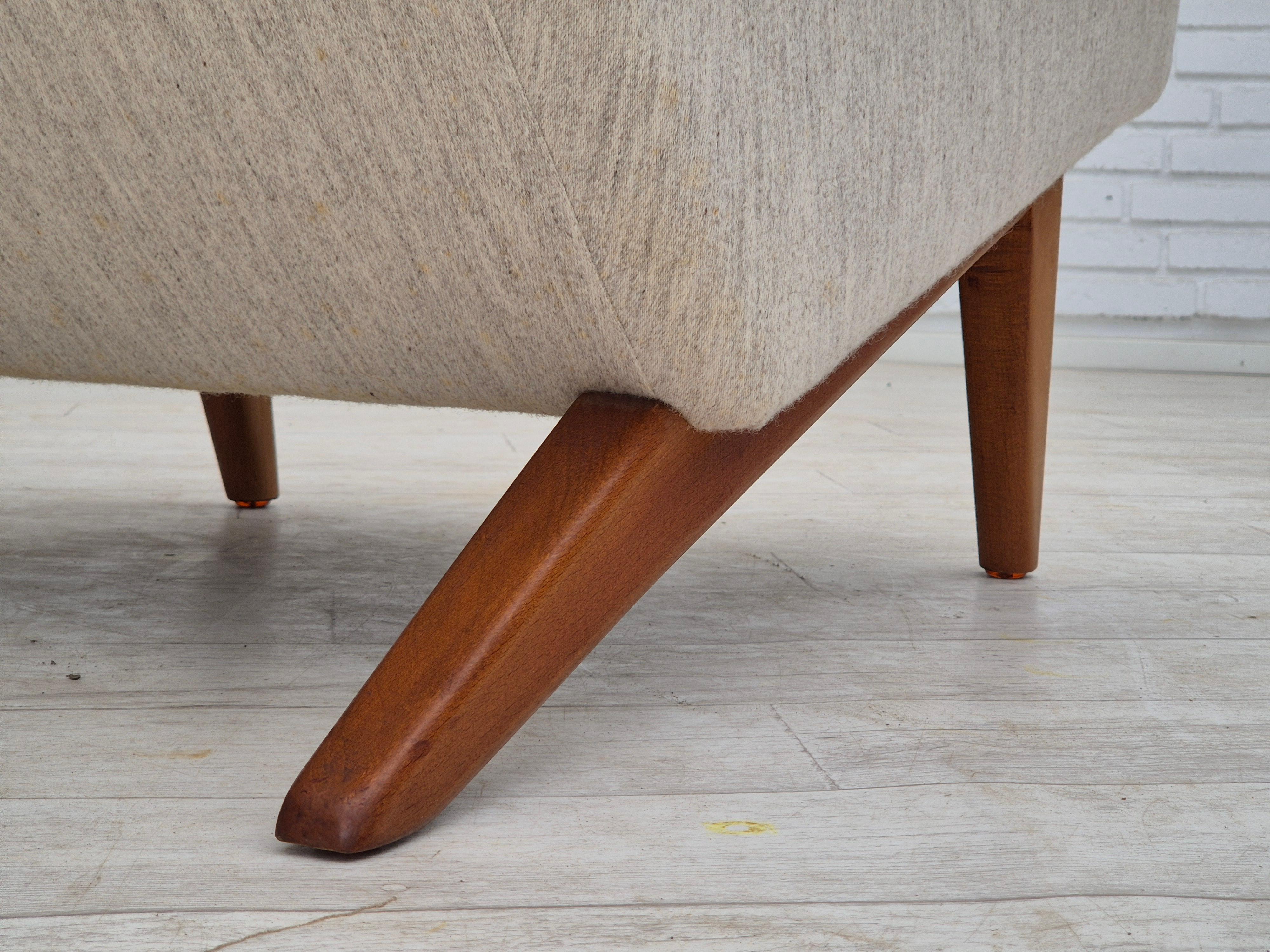 1970s, Danish design by Folke Ohlsson, chair model 4410 for Fritz Hansen, wool. 2