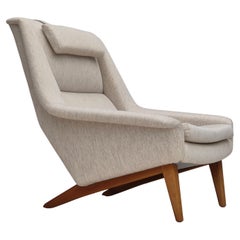 1970s, Danish design by Folke Ohlsson, chair model 4410 for Fritz Hansen, wool.