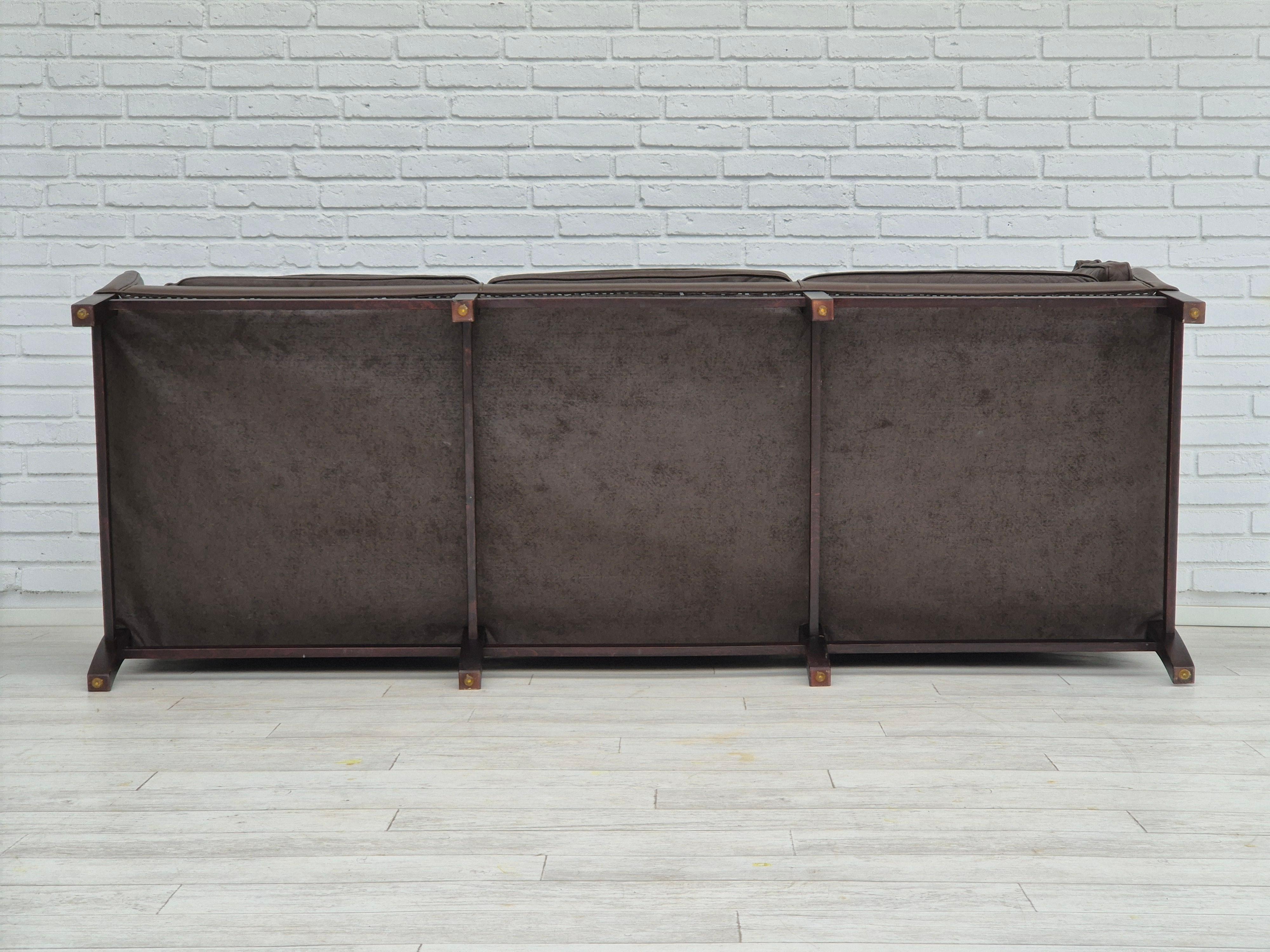1970er Jahre, dänisches Design von Georg Thams für Grant Møbelfabrik, 3-sitziges Sofa. im Angebot 8