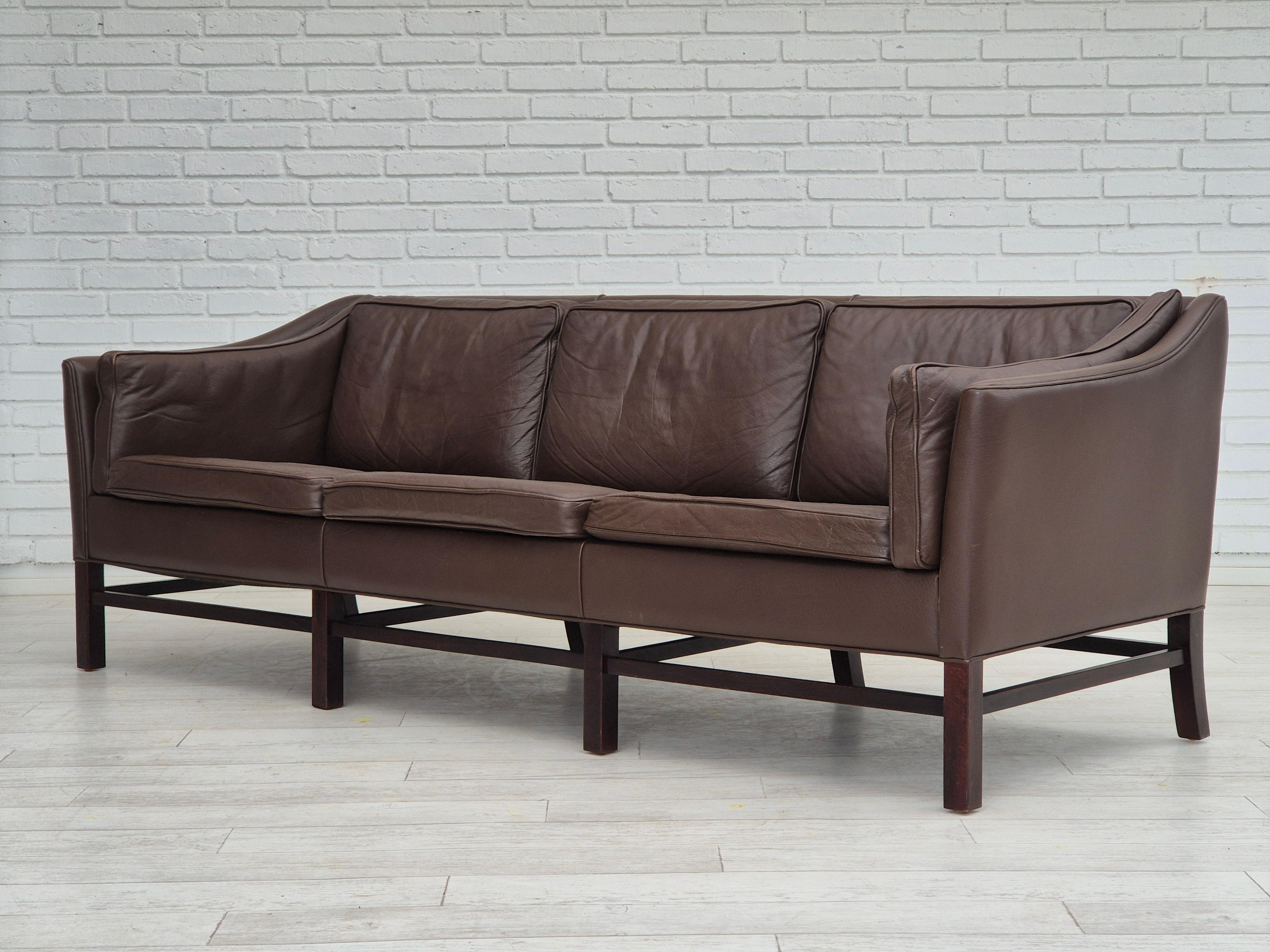 1970er Jahre, dänisches Design von Georg Thams für Grant Møbelfabrik, 3-sitziges Sofa. im Angebot 12