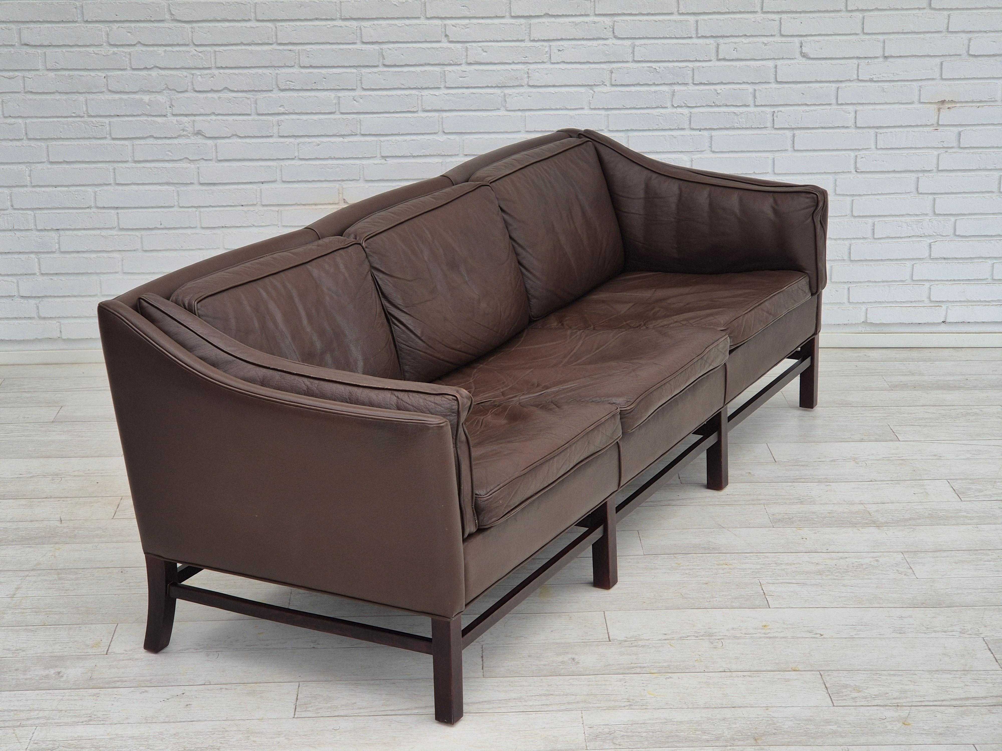 Scandinavian Modern 1970s, Danish design by Georg Thams for Grant Møbelfabrik, 3 seater sofa. For Sale
