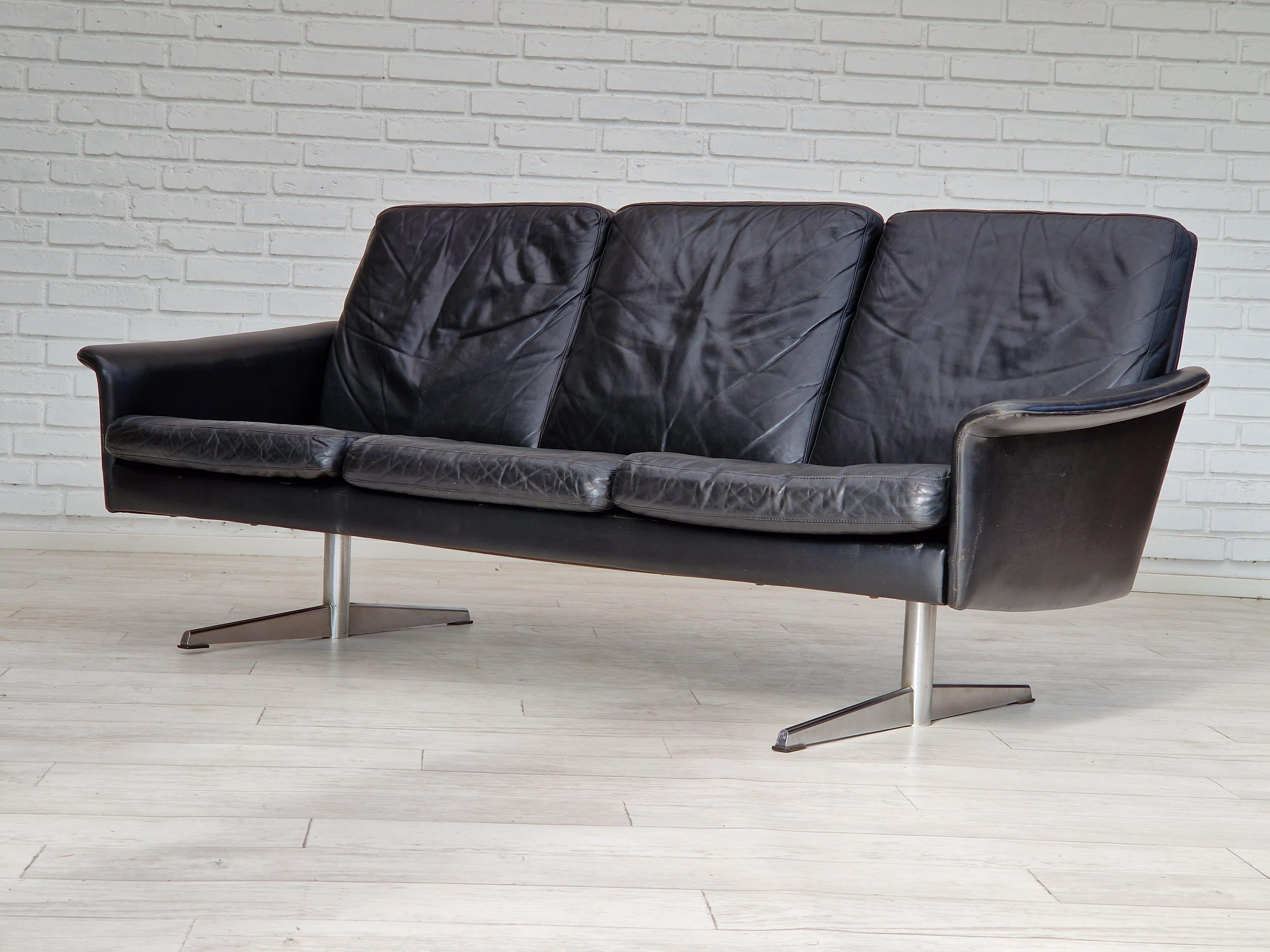 1970s, Danish design by Georg Thams for Vejen Møbelfabrik, 3 seater sofa. 10