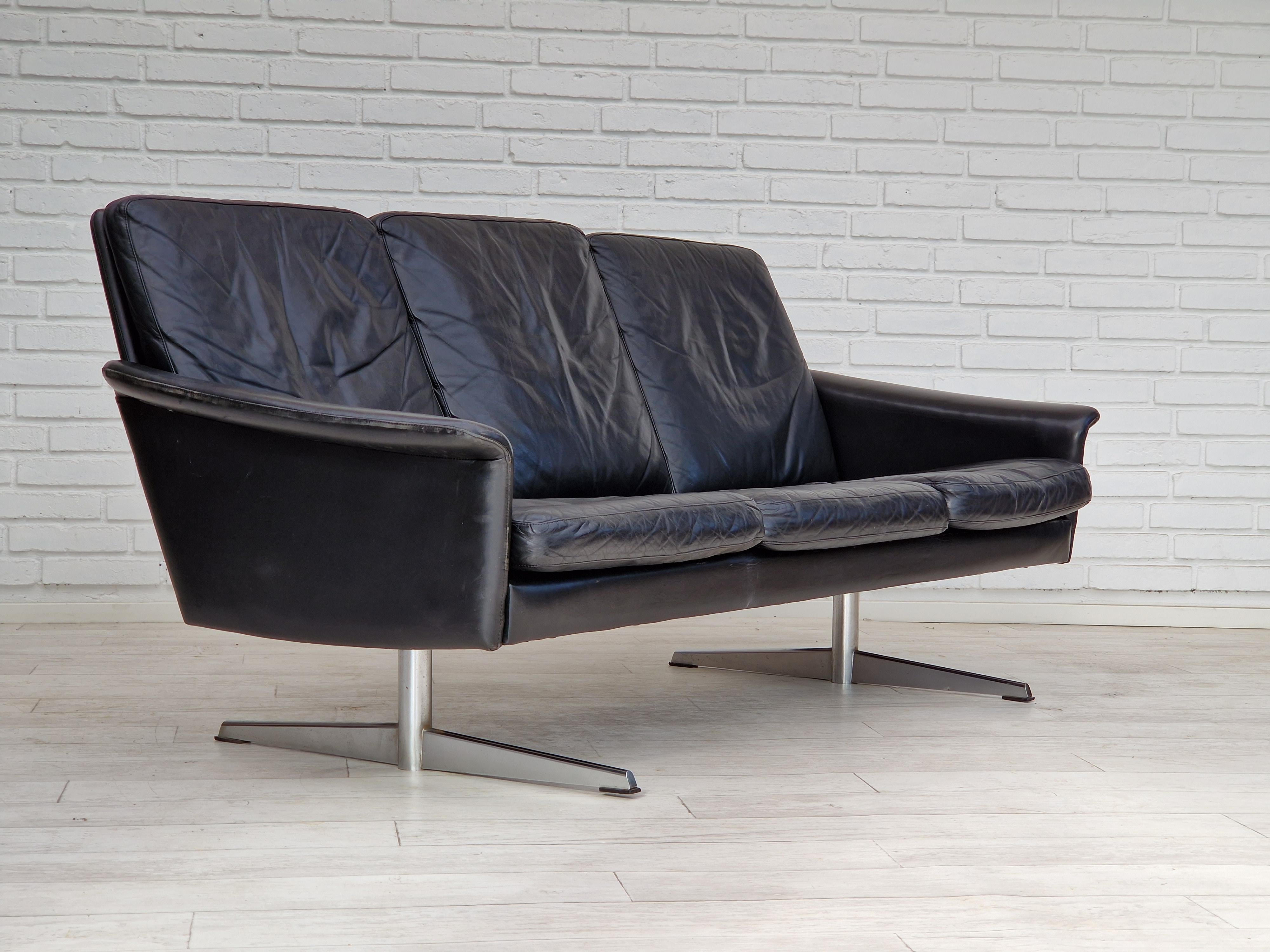 Scandinavian Modern 1970s, Danish design by Georg Thams for Vejen Møbelfabrik, 3 seater sofa.