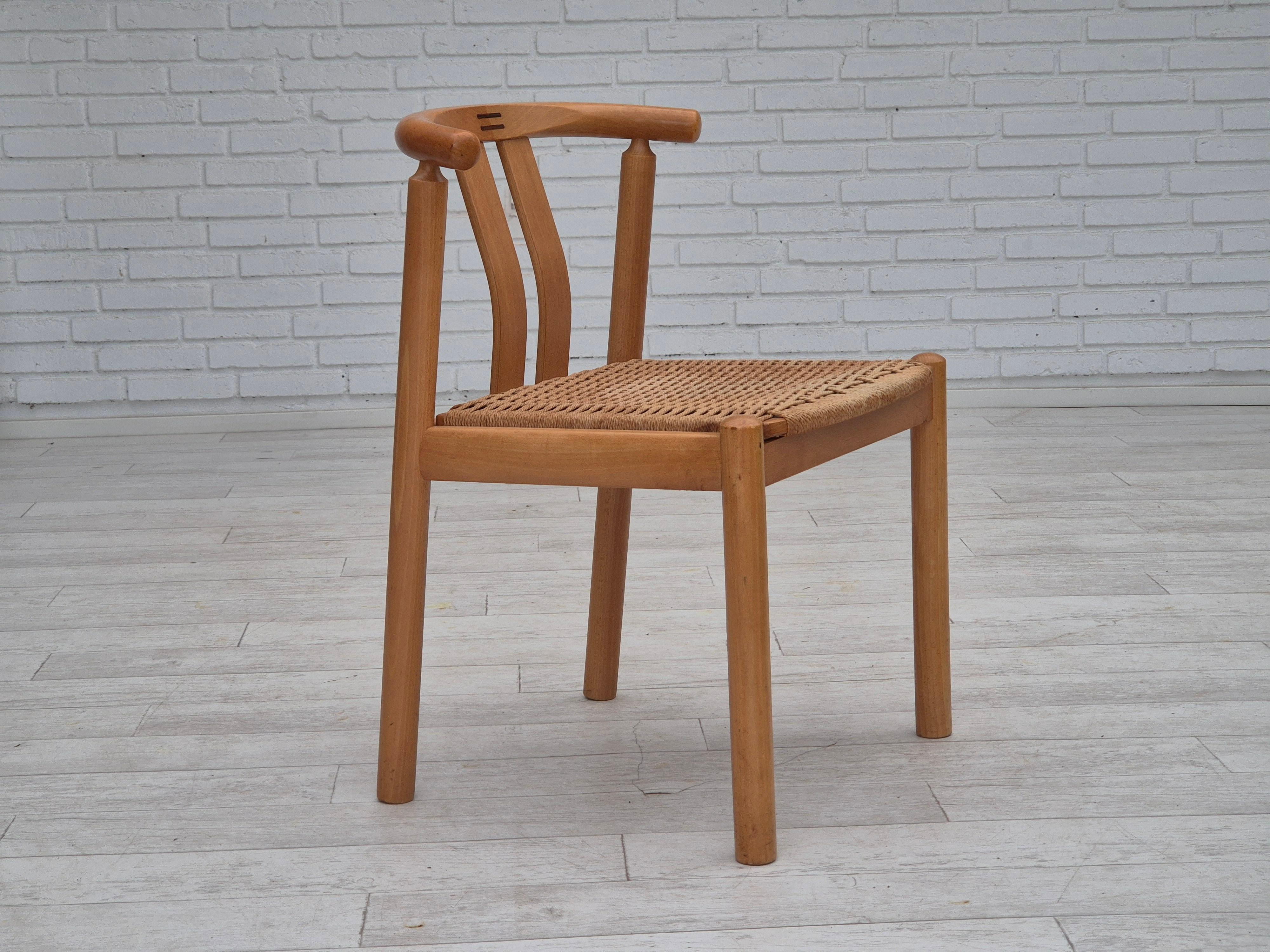 Danois 1970, design danois de Hans J. Frydendahl, paire de chaises modèle « Cléopâtre ». en vente