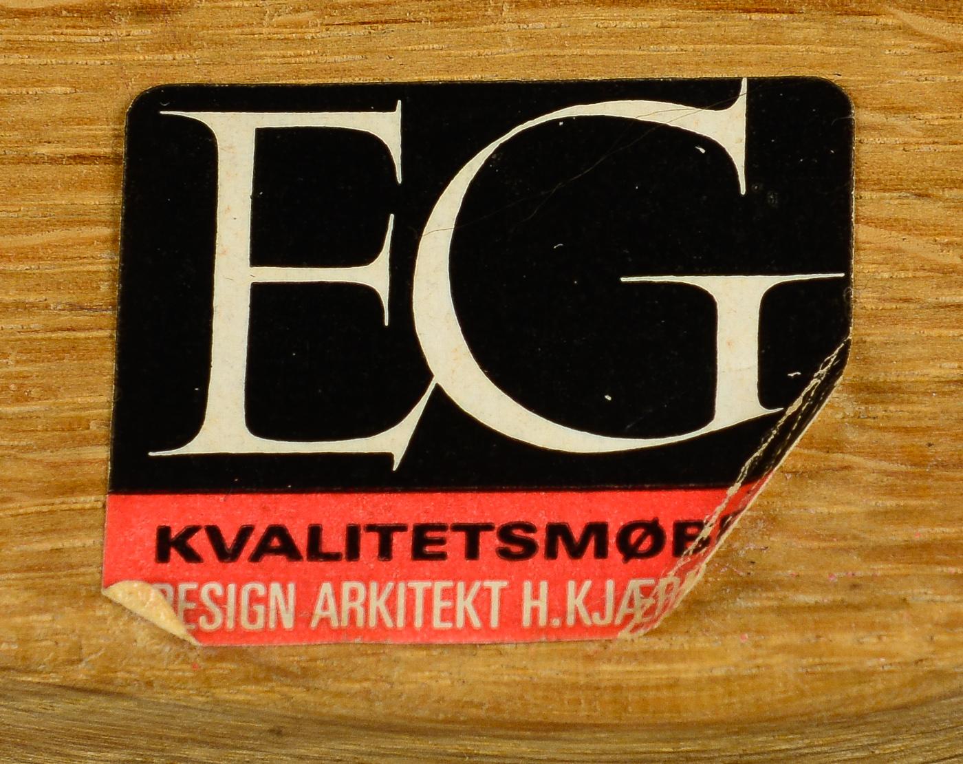 Anni '70, design danese di Henning Kjærnulf, set di 4 sedie da pranzo. in vendita 9