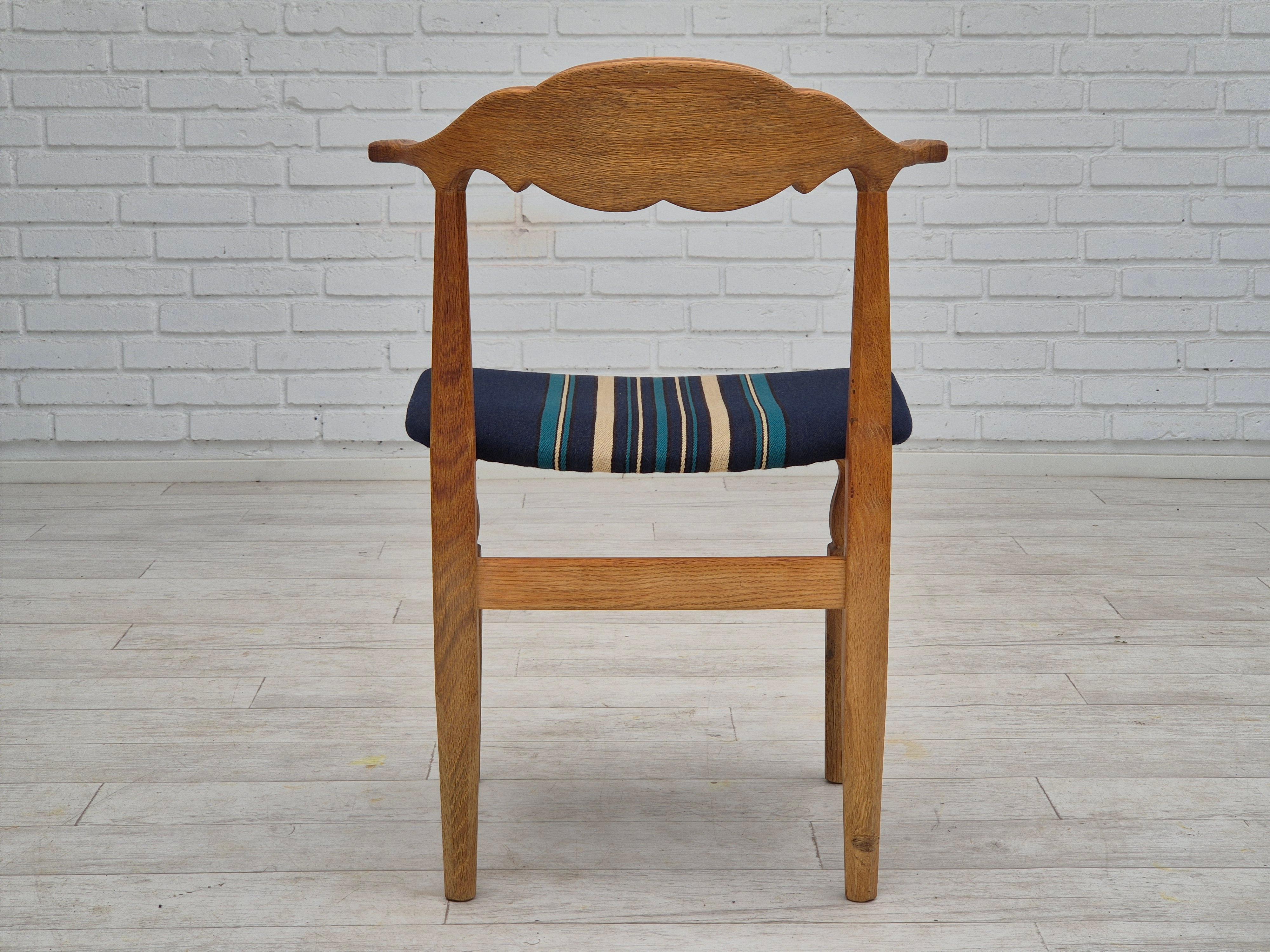 Metà XX secolo Anni '70, design danese di Henning Kjærnulf, set di 4 sedie da pranzo. in vendita