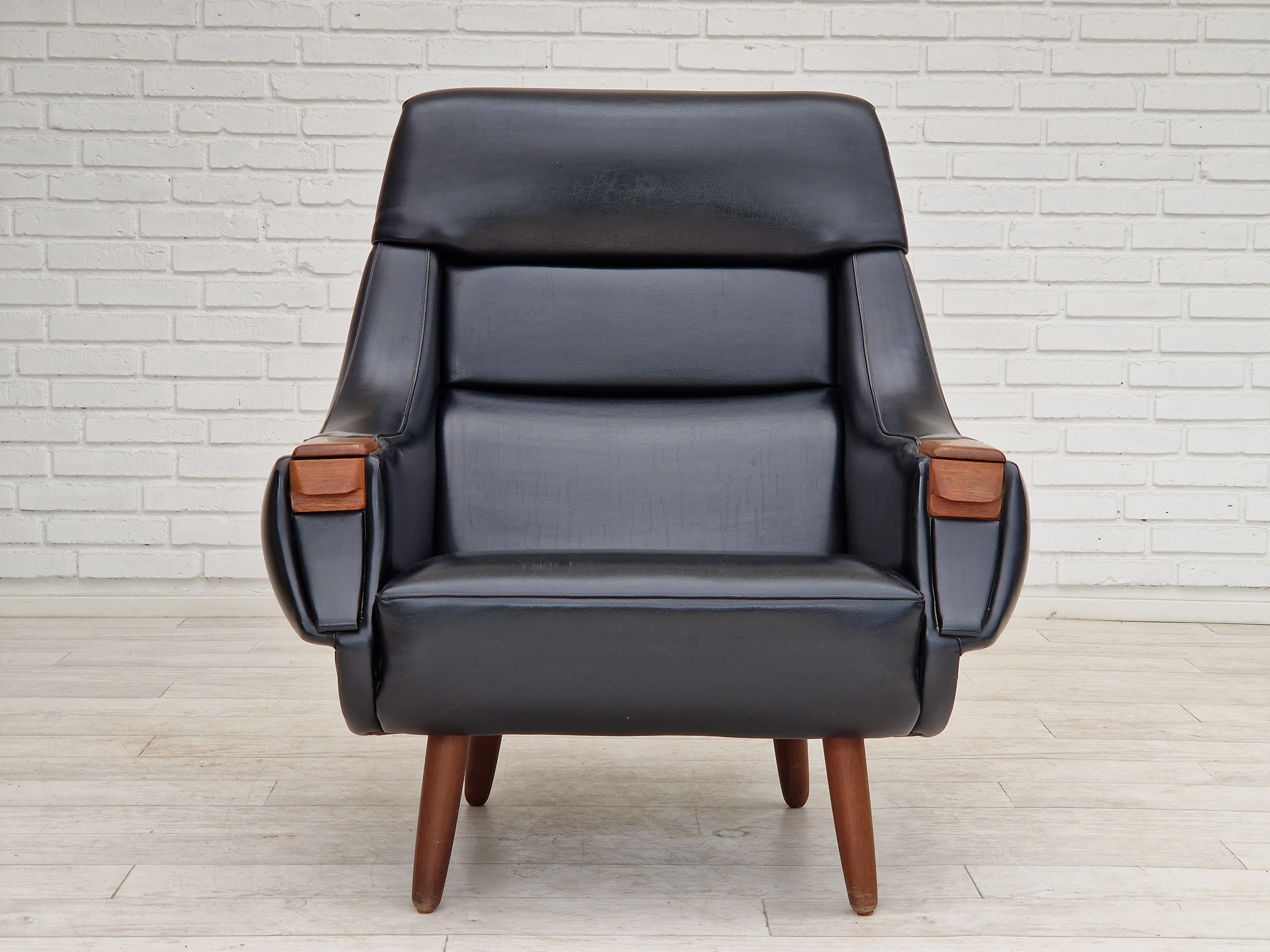 1970s, Danish design by Henry Walter Klein for Bramin Møbler, armchair. In Good Condition For Sale In Tarm, 82