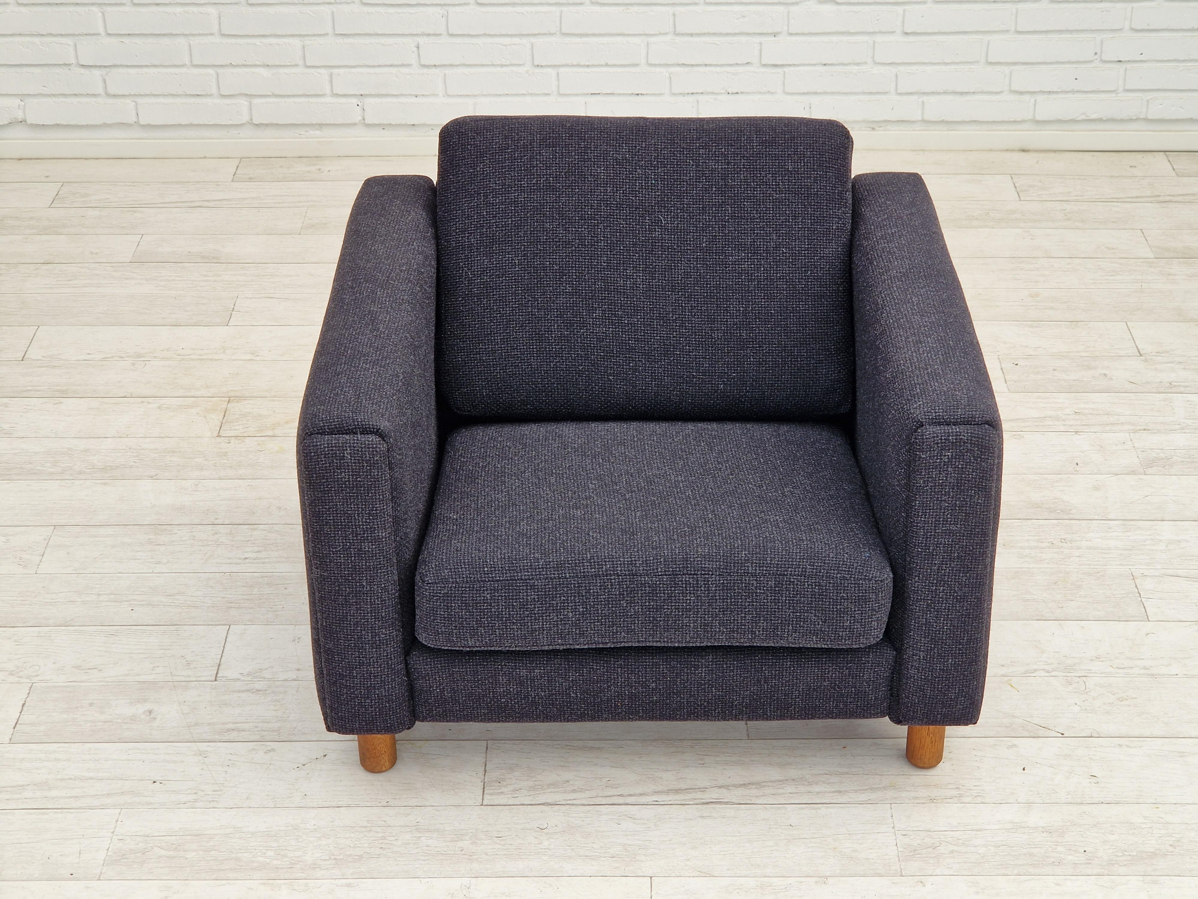 1970s, Danish design by H.J. Wegner, reupholstered armchair, model GE300. For Sale 9