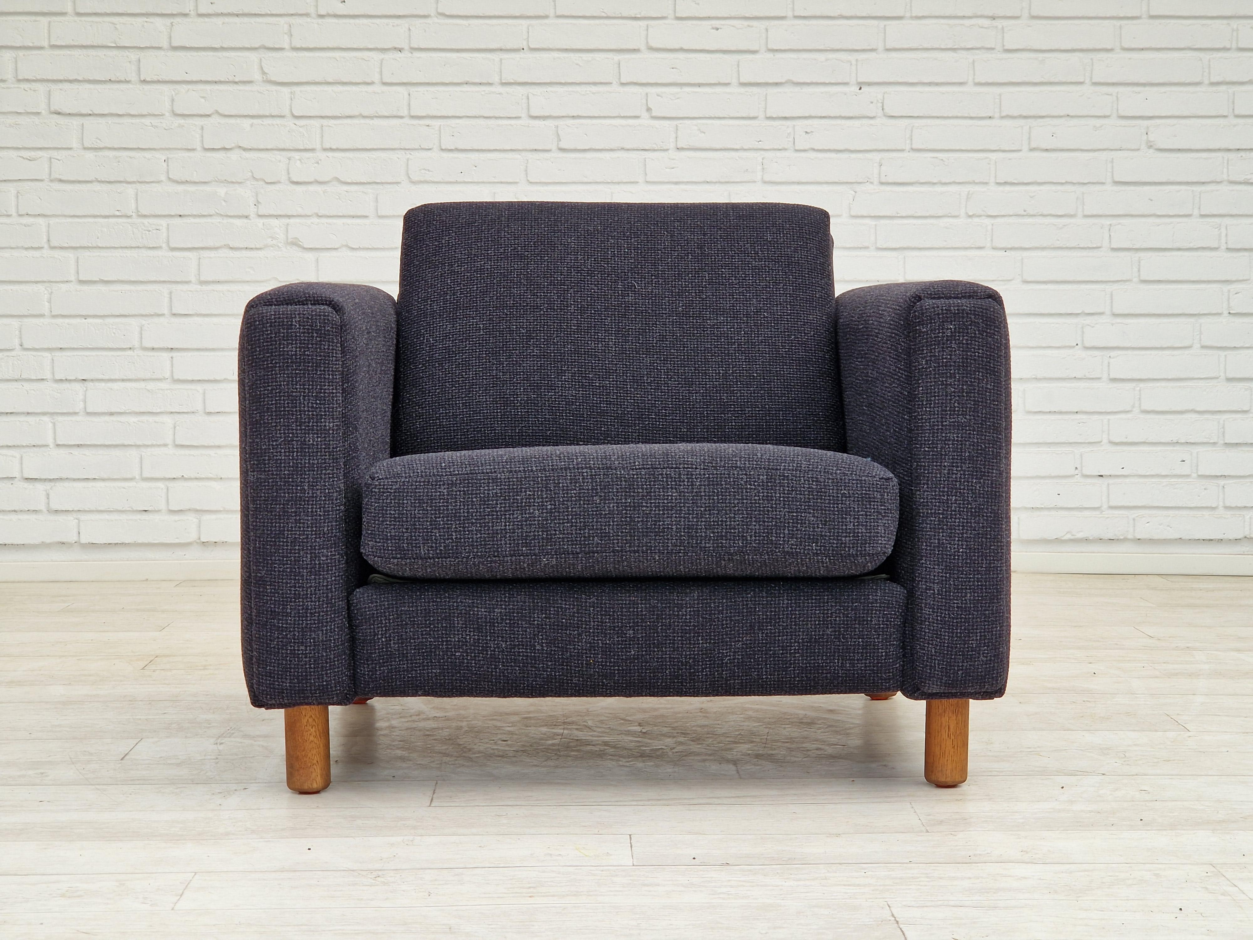 1970s, Danish design by H.J. Wegner, reupholstered armchair, model GE300. In Good Condition For Sale In Tarm, 82