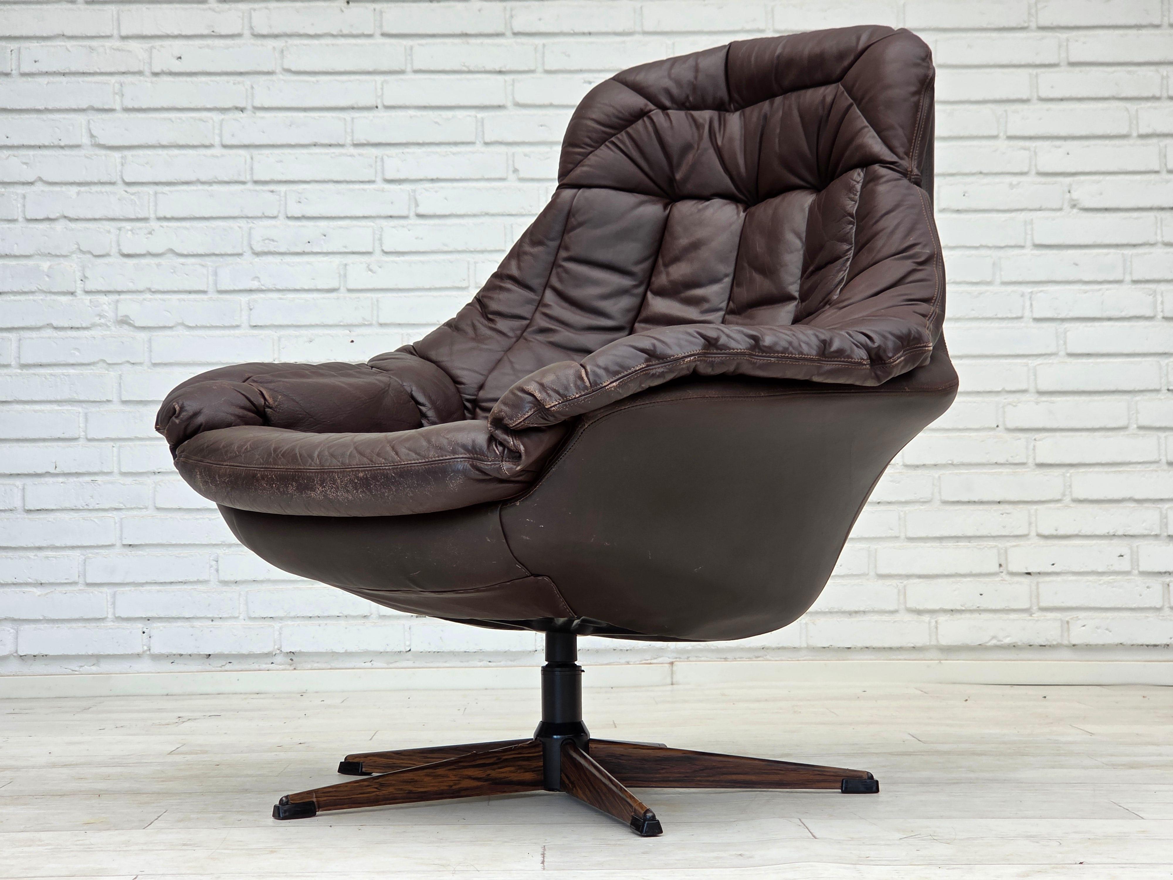 1970s, Danish design by H.W.Klein, swivel chair for Bramin Møbler. For Sale 8