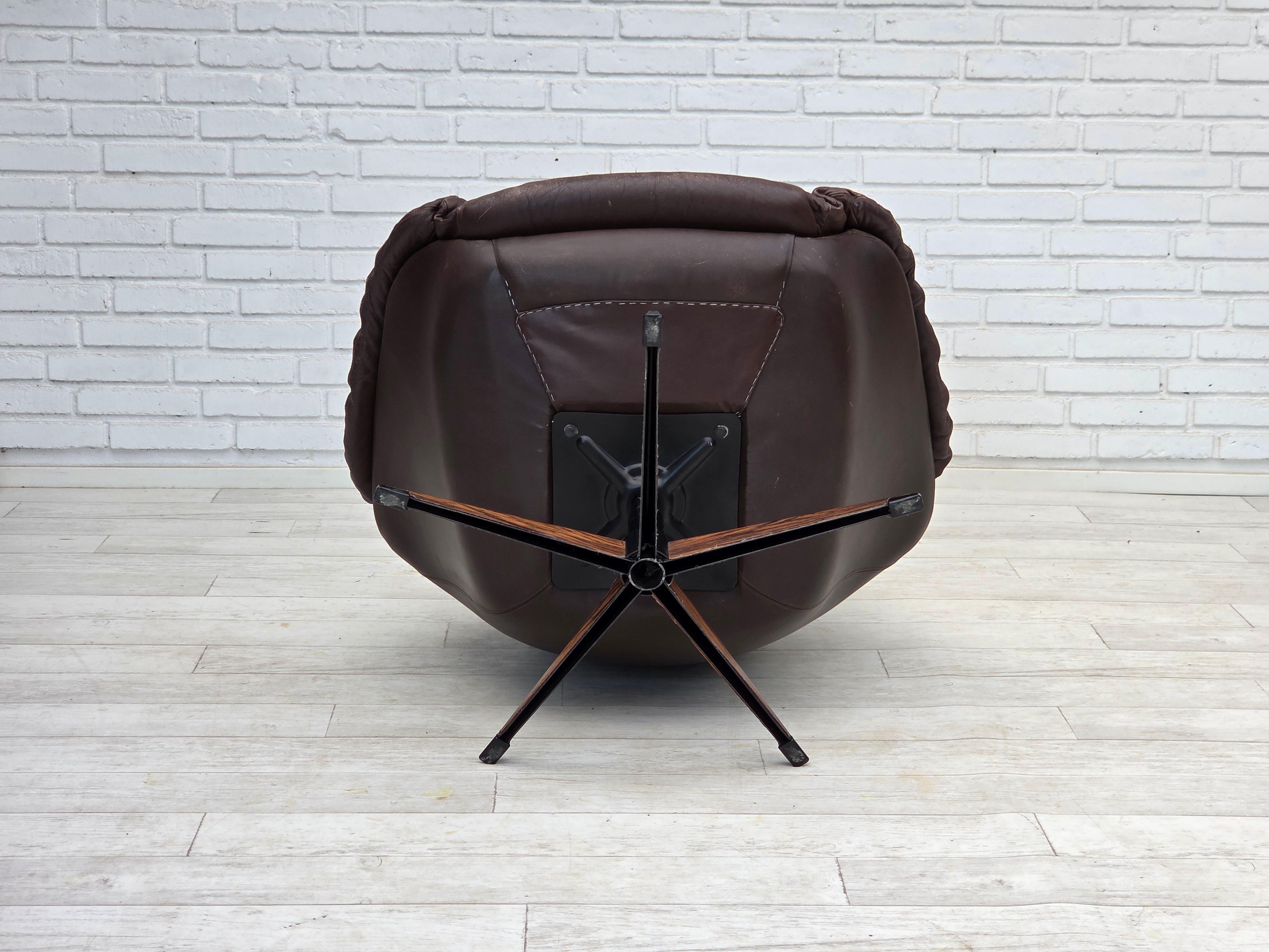 1970s, Danish design by H.W.Klein, swivel chair for Bramin Møbler. For Sale 9