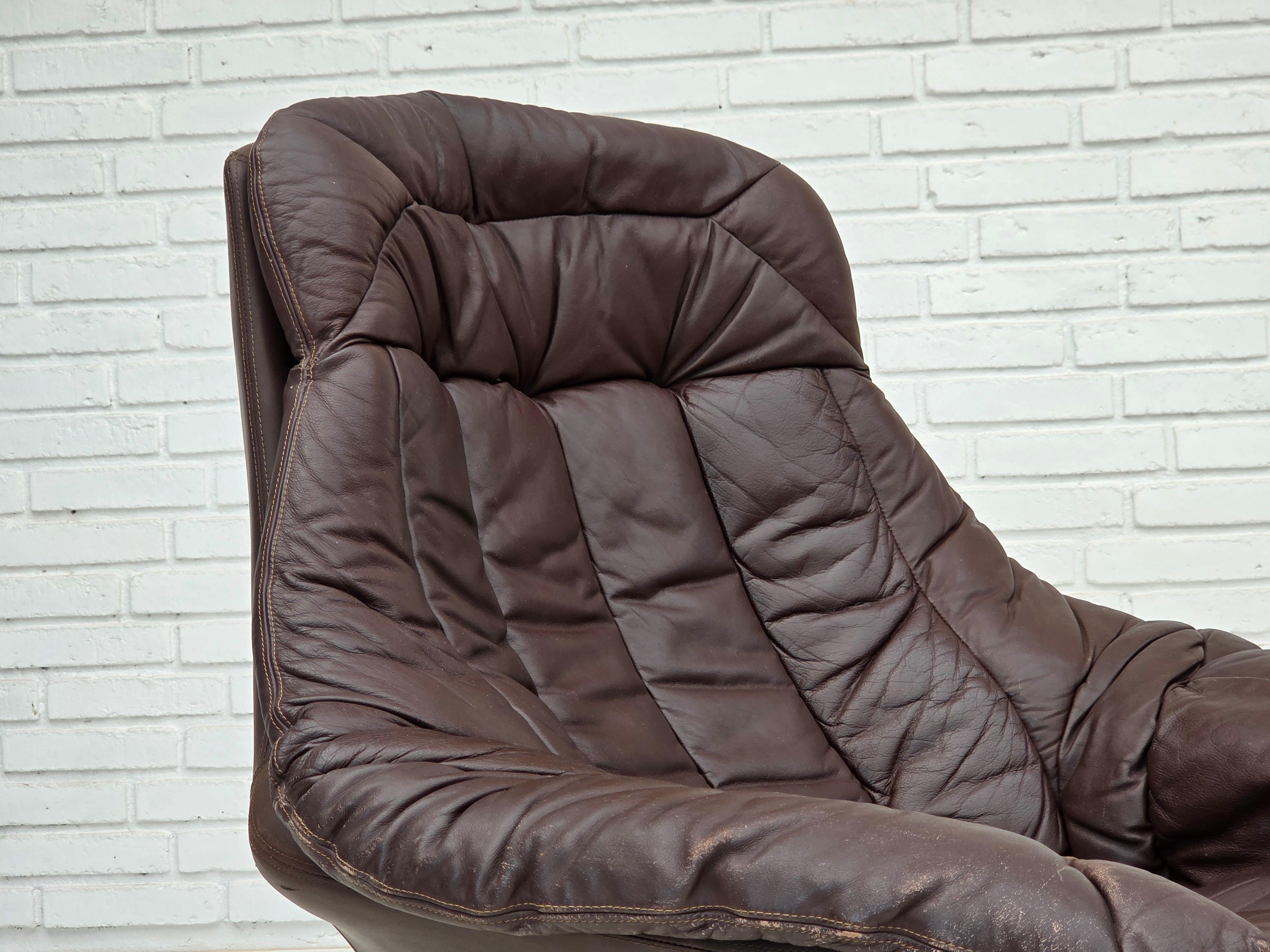 Metal 1970s, Danish design by H.W.Klein, swivel chair for Bramin Møbler. For Sale