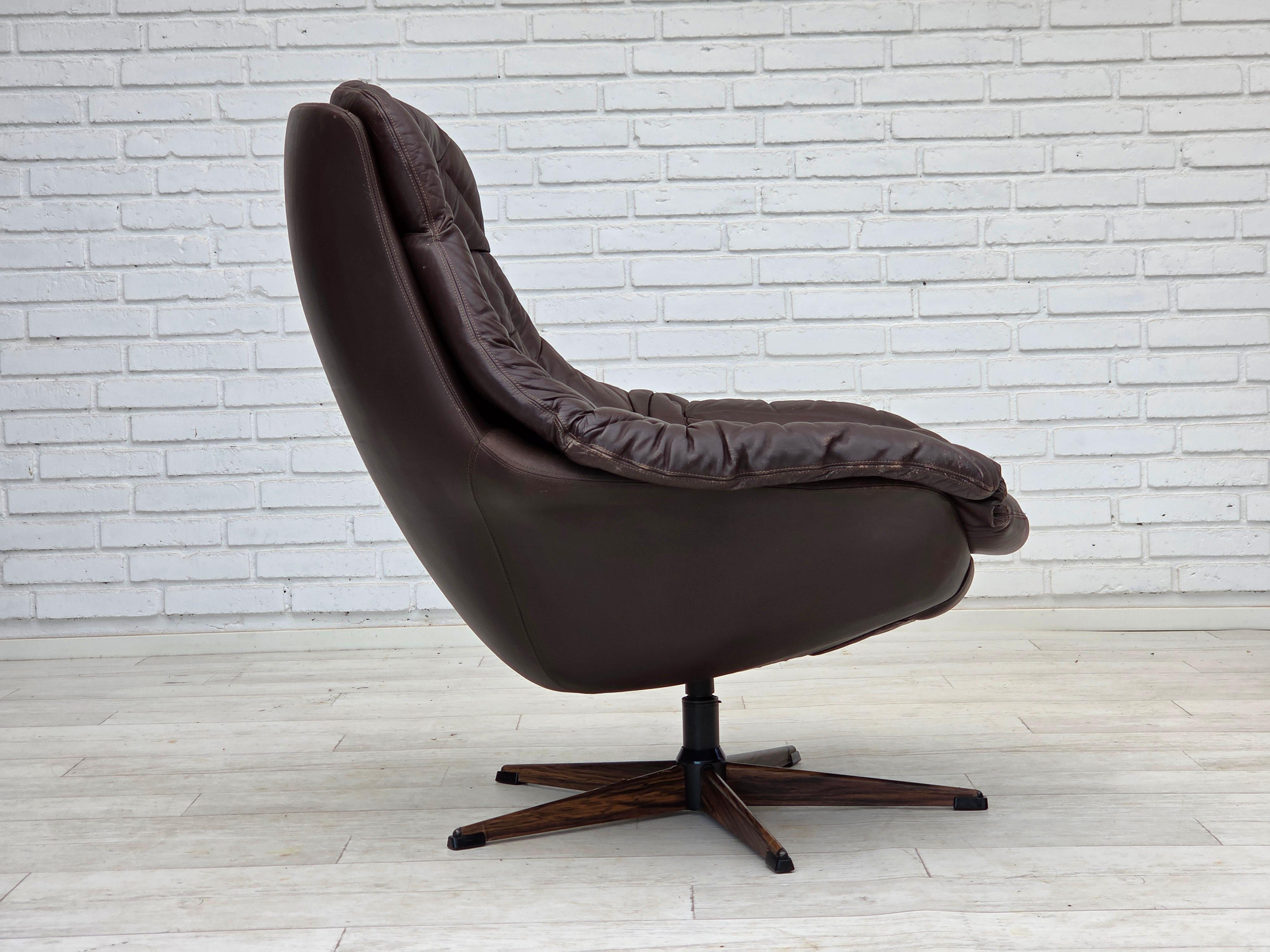 1970s, Danish design by H.W.Klein, swivel chair for Bramin Møbler. For Sale 2