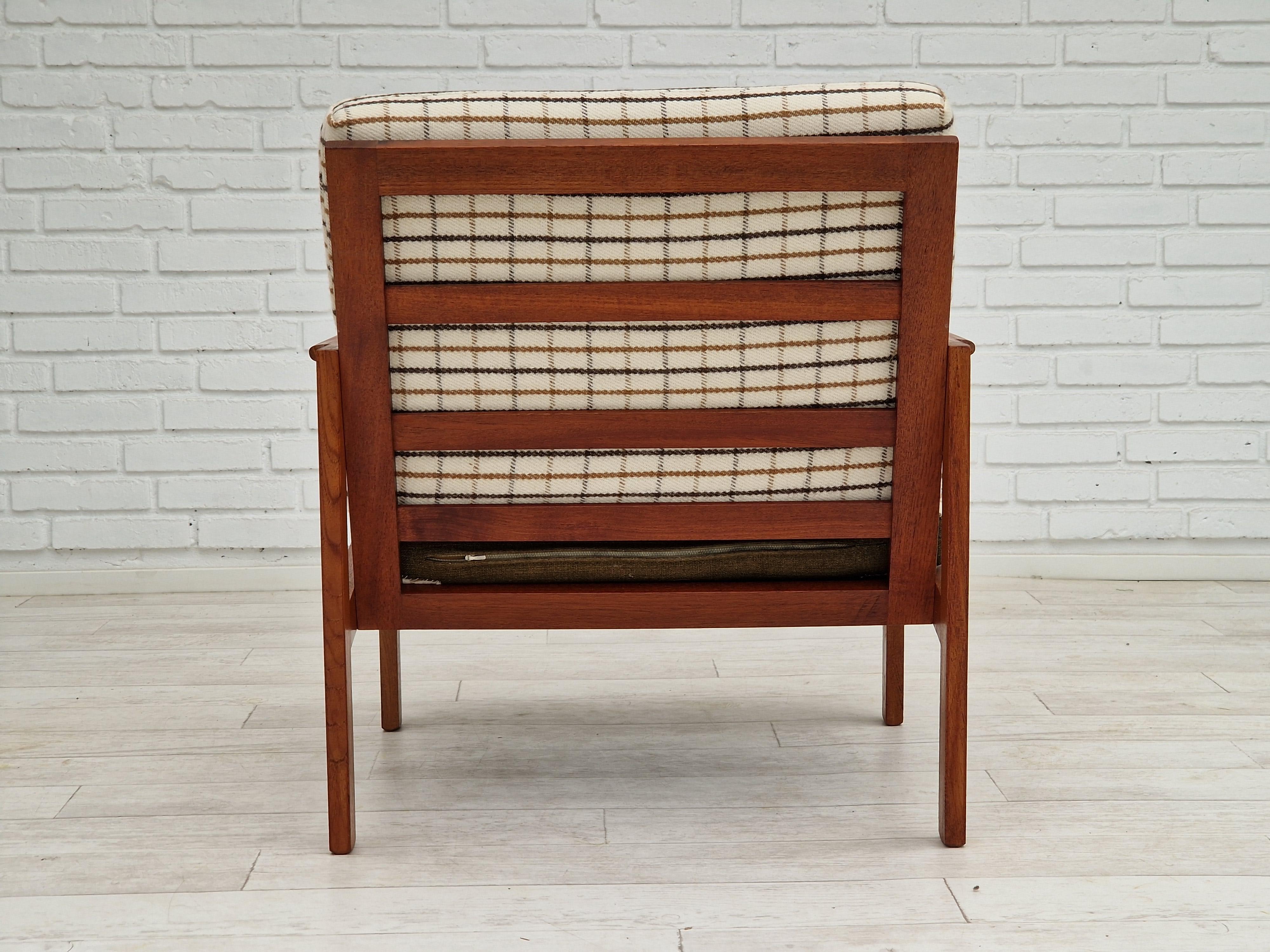 1970s, Danish design by Illum Wikkelsø, model Capella for Eliersen Møbler, teak. For Sale 8