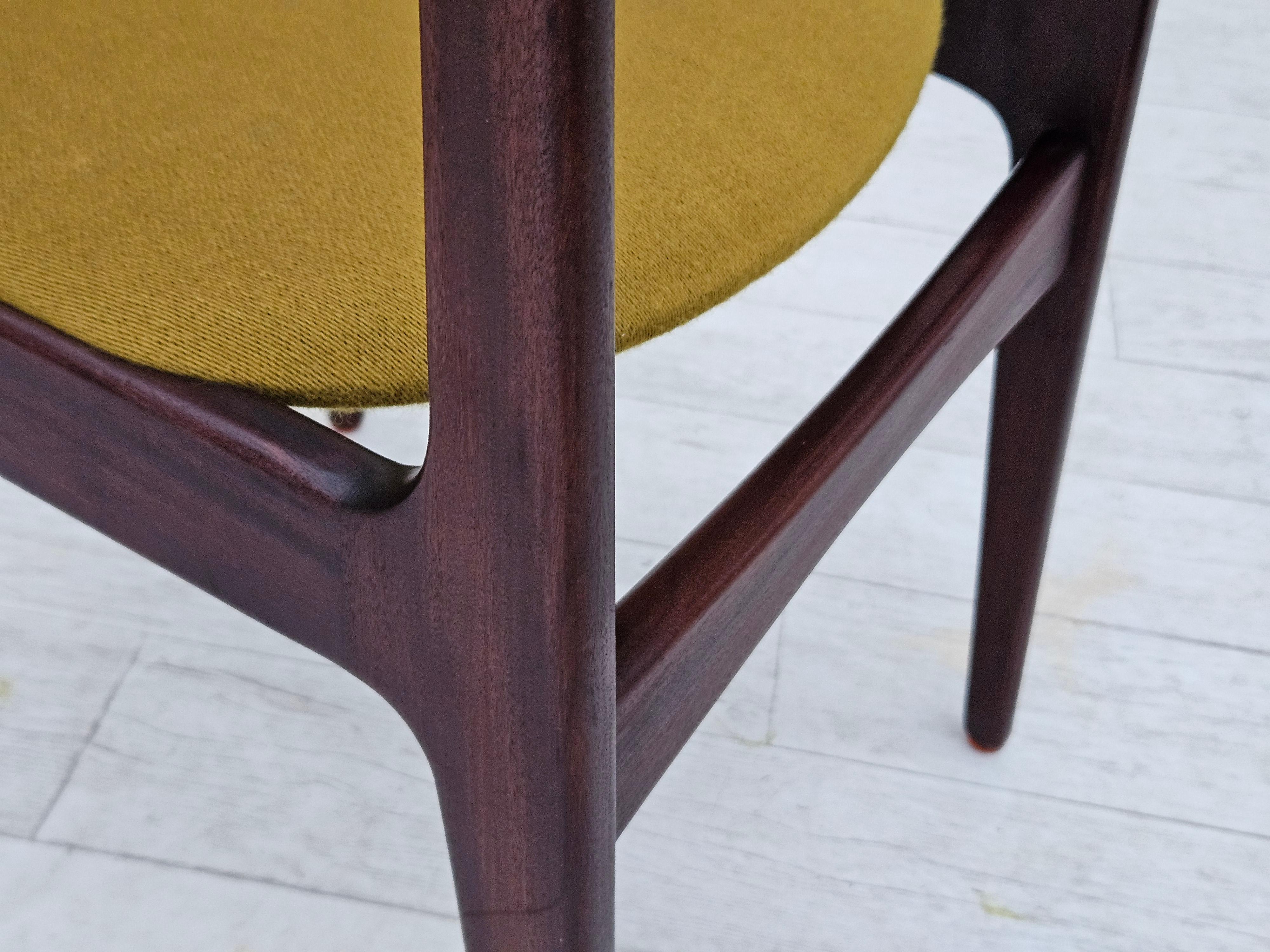 Anni '70, design danese di Johannes Andersen, set di 3 sedie da pranzo modello 101. in vendita 8