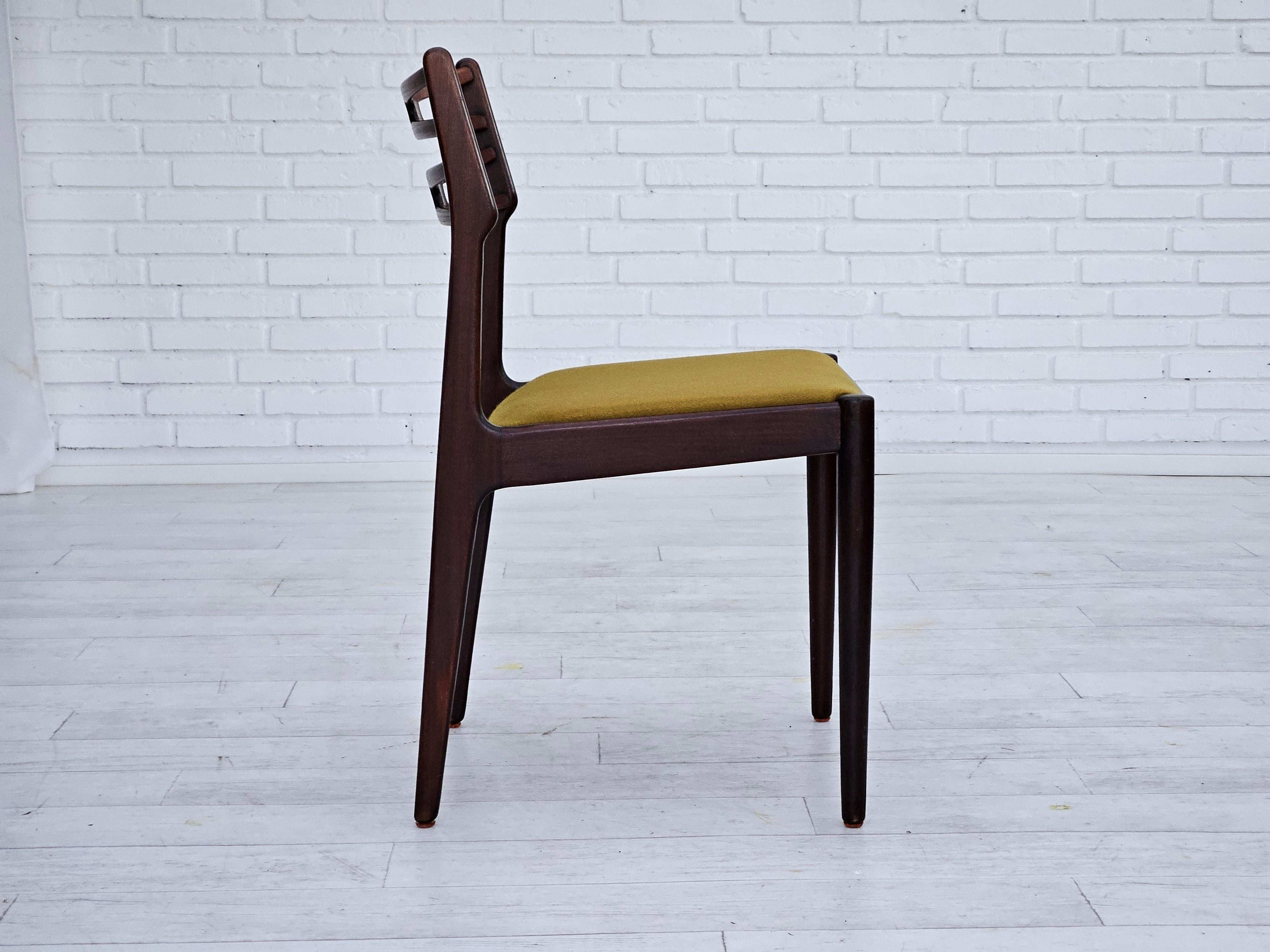 Laine 1970, design danois de Johannes Andersen, ensemble de 3 chaises de salle à manger modèle 101. en vente