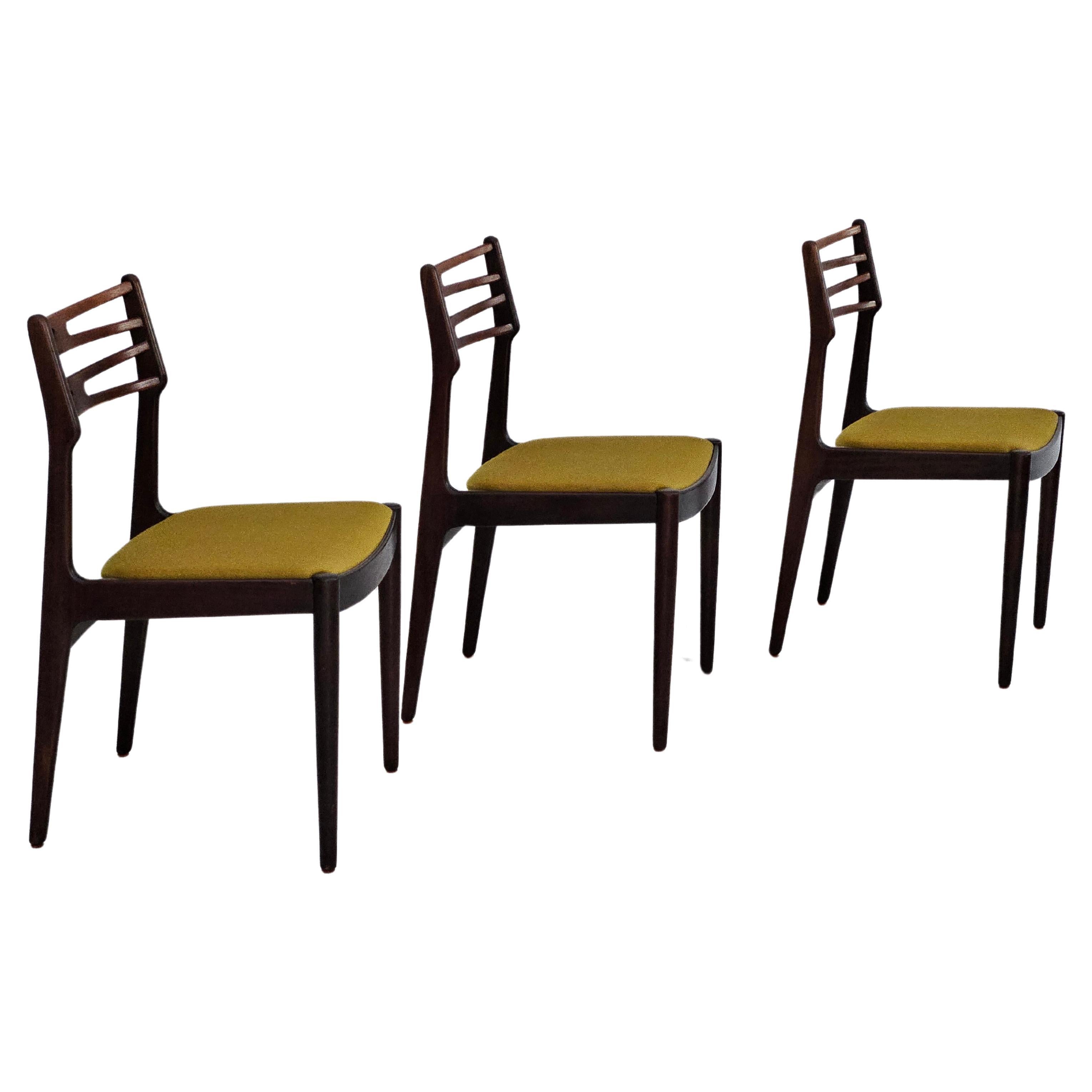 1970s, Danish design by Johannes Andersen, set of 3 dining chairs model 101. For Sale