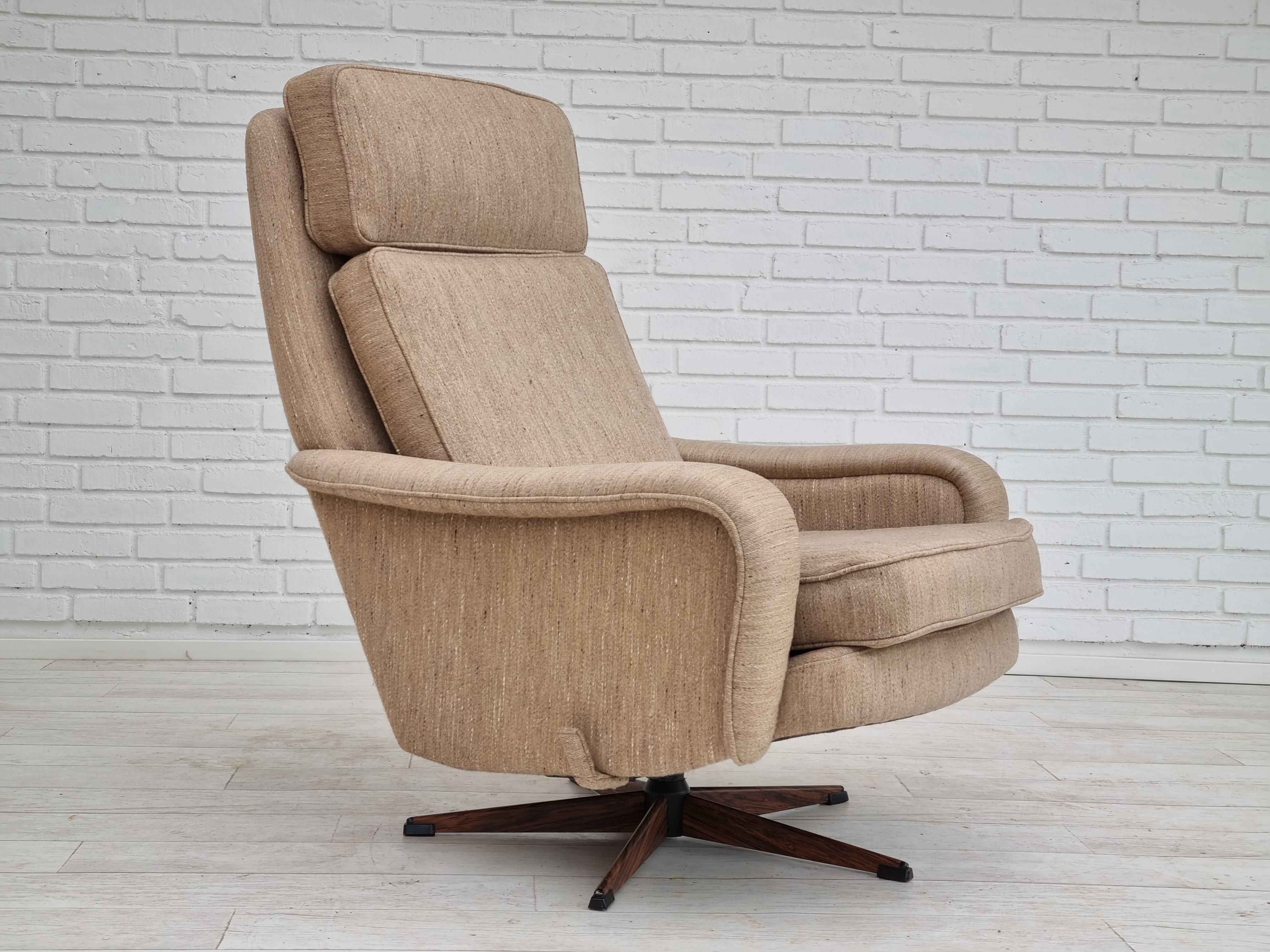 1970s, Danish Design by Madsen & Schubell, Swivel Armchair, Footstool, Wool For Sale 6