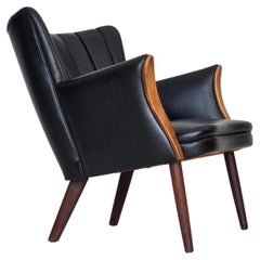 Années 1970, Design/One danois par Svend Skipper, fauteuil, modèle "Teddy", bois de teck.