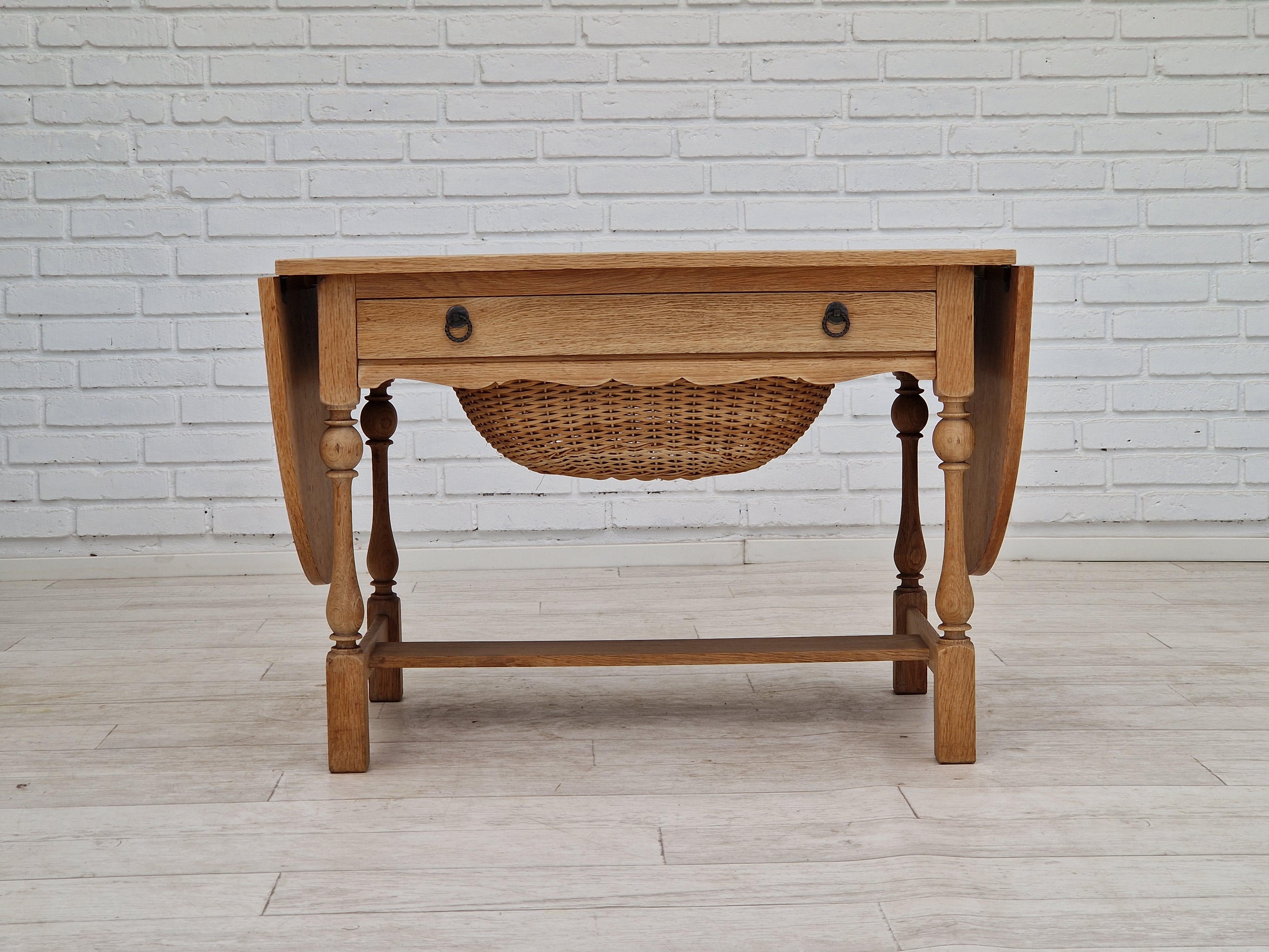 Scandinavian Modern 1970s, Danish Design, Coffee / Sewing Table, Oak Wood, Original Condition