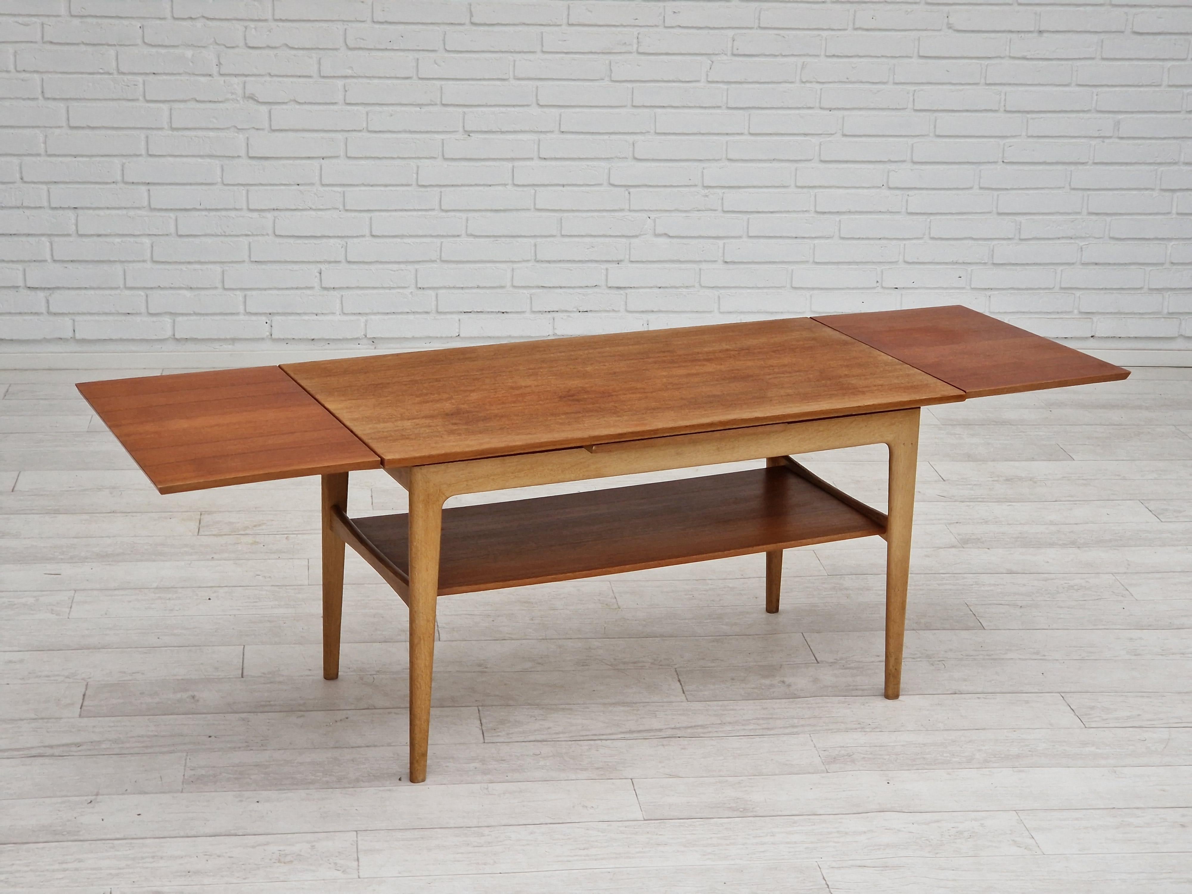 1970s, Danish design, folding sofa table, teak wood and oak wood. For Sale 6