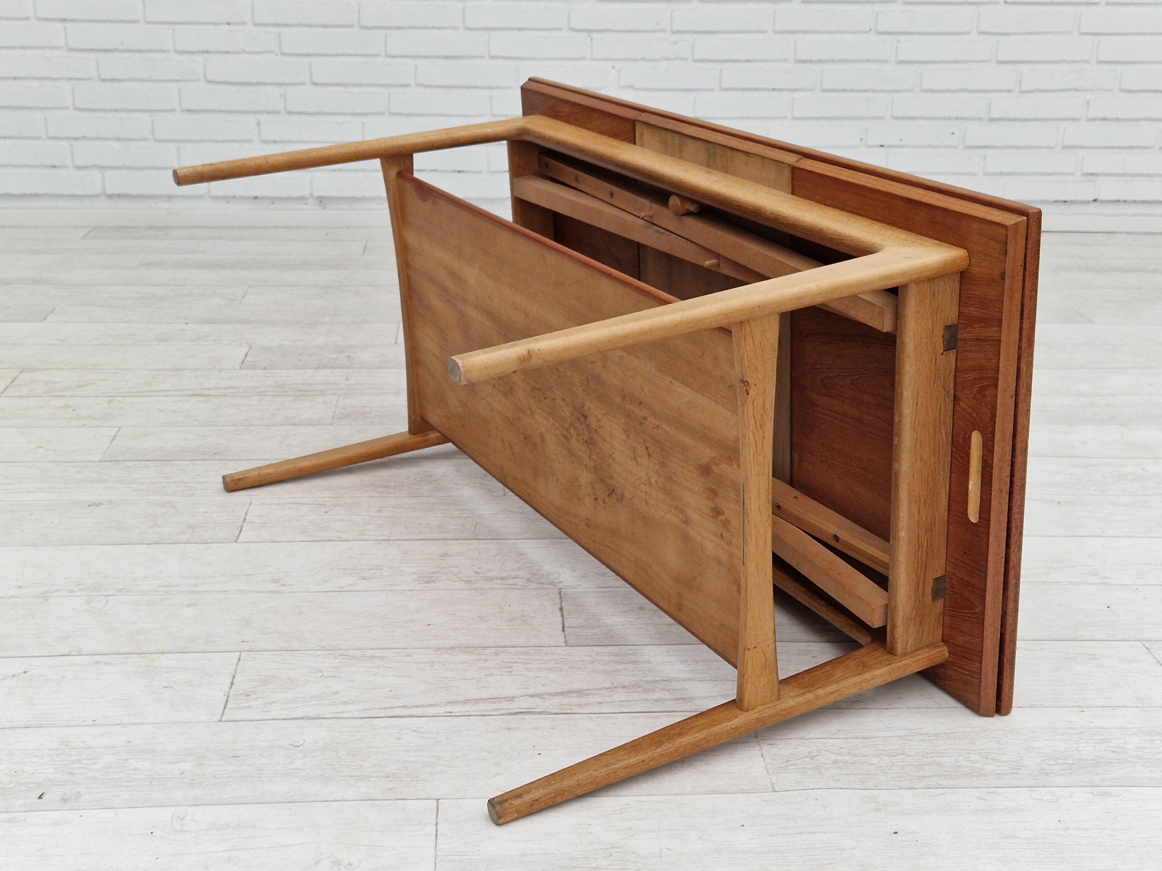 1970s, Danish design, folding sofa table, teak wood and oak wood. For Sale 9
