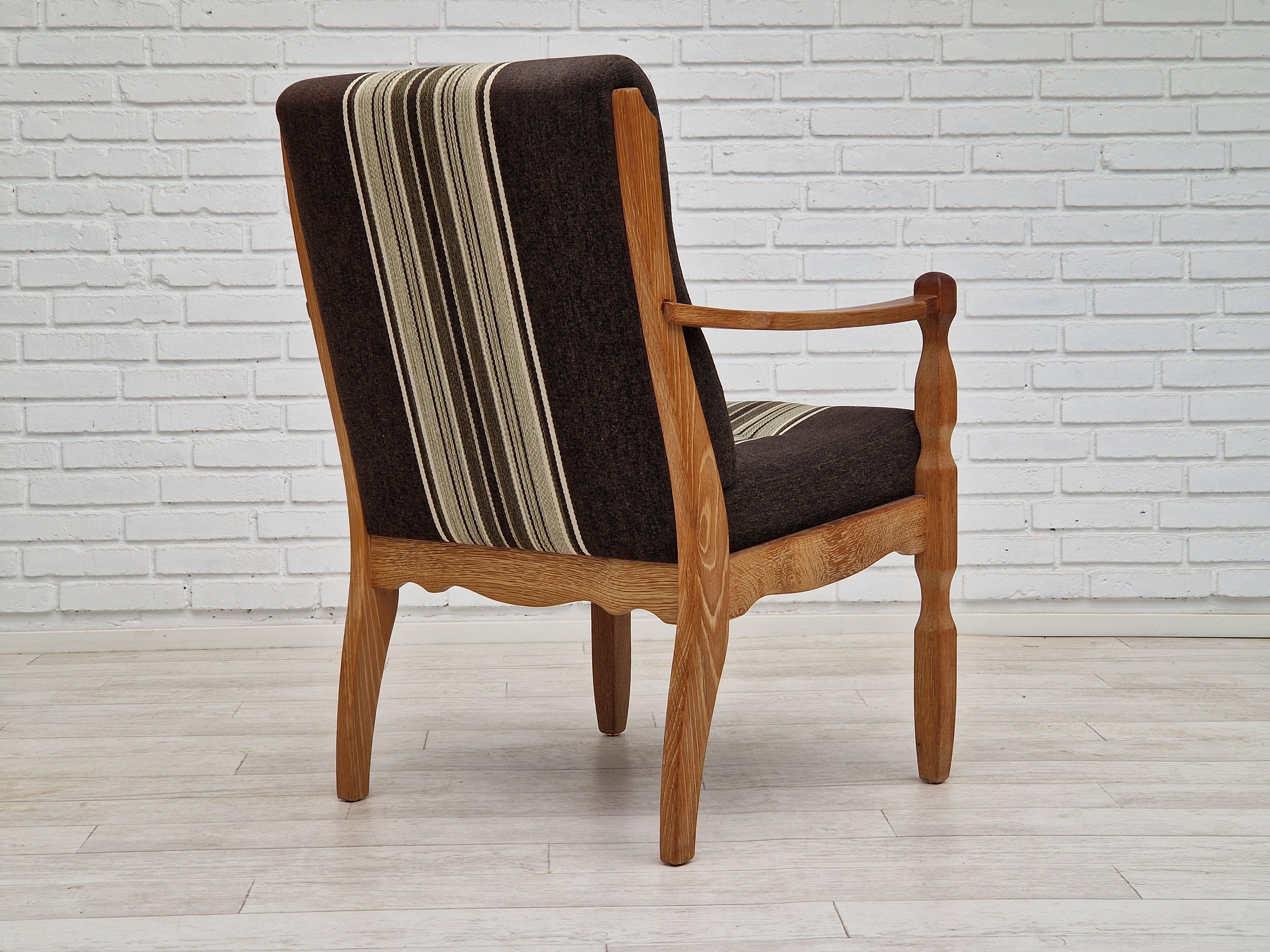 Wool 1970s, Danish design, oak wood armchair in furniture wool, oak wood. For Sale