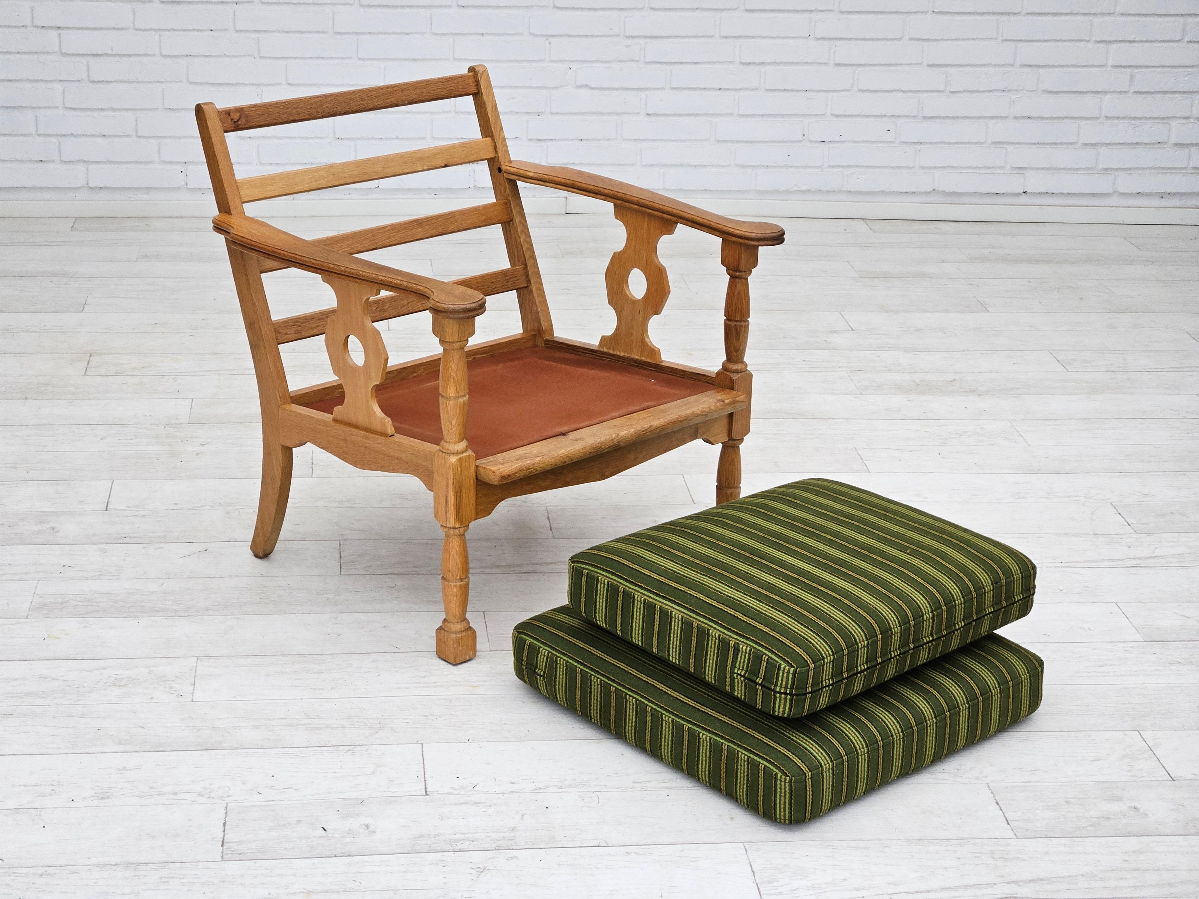 Années 1970, Design/One, fauteuil en bois de chêne en laine d'ameublement, état d'origine. en vente 7