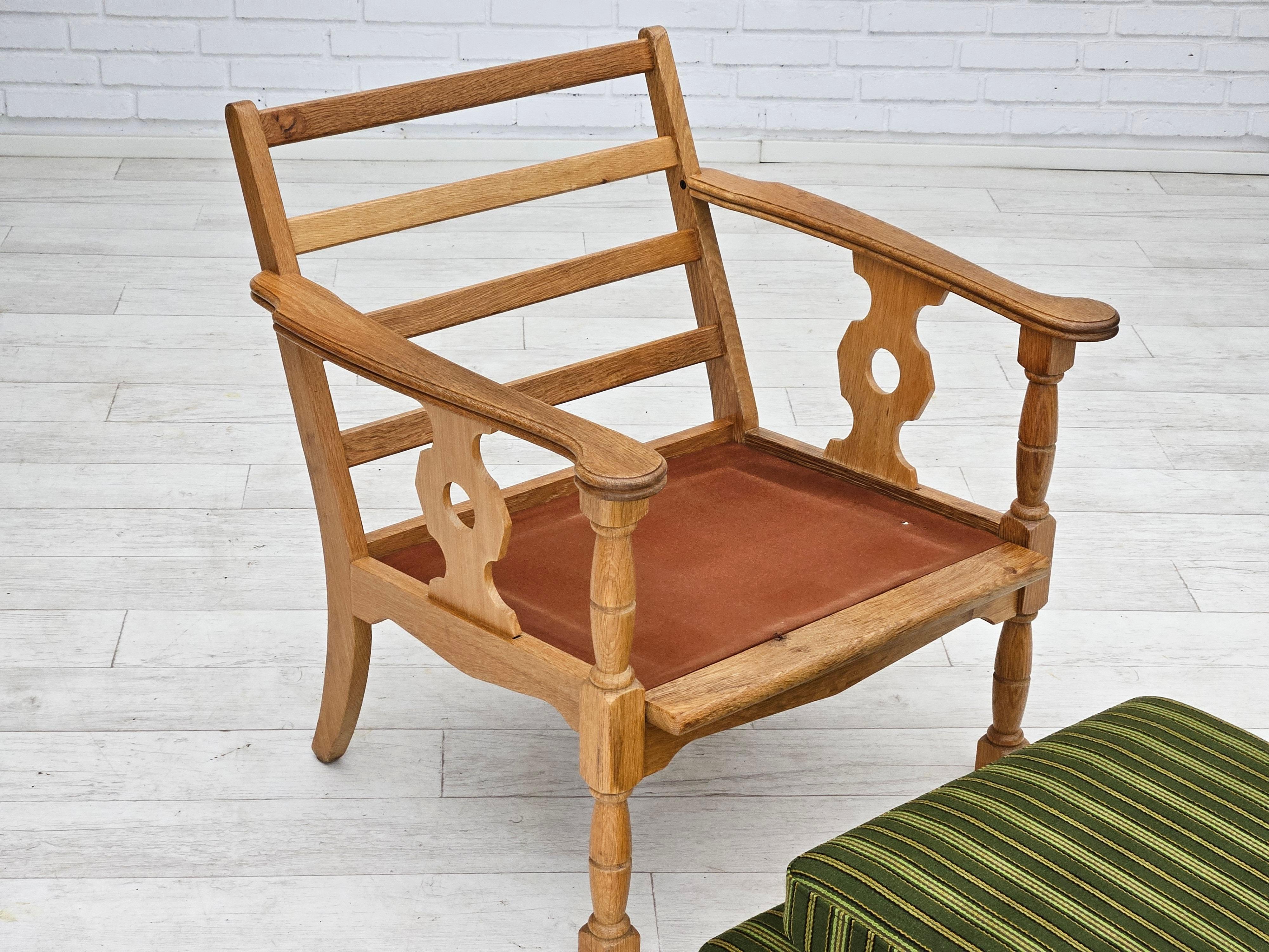 Années 1970, Design/One, fauteuil en bois de chêne en laine d'ameublement, état d'origine. en vente 8