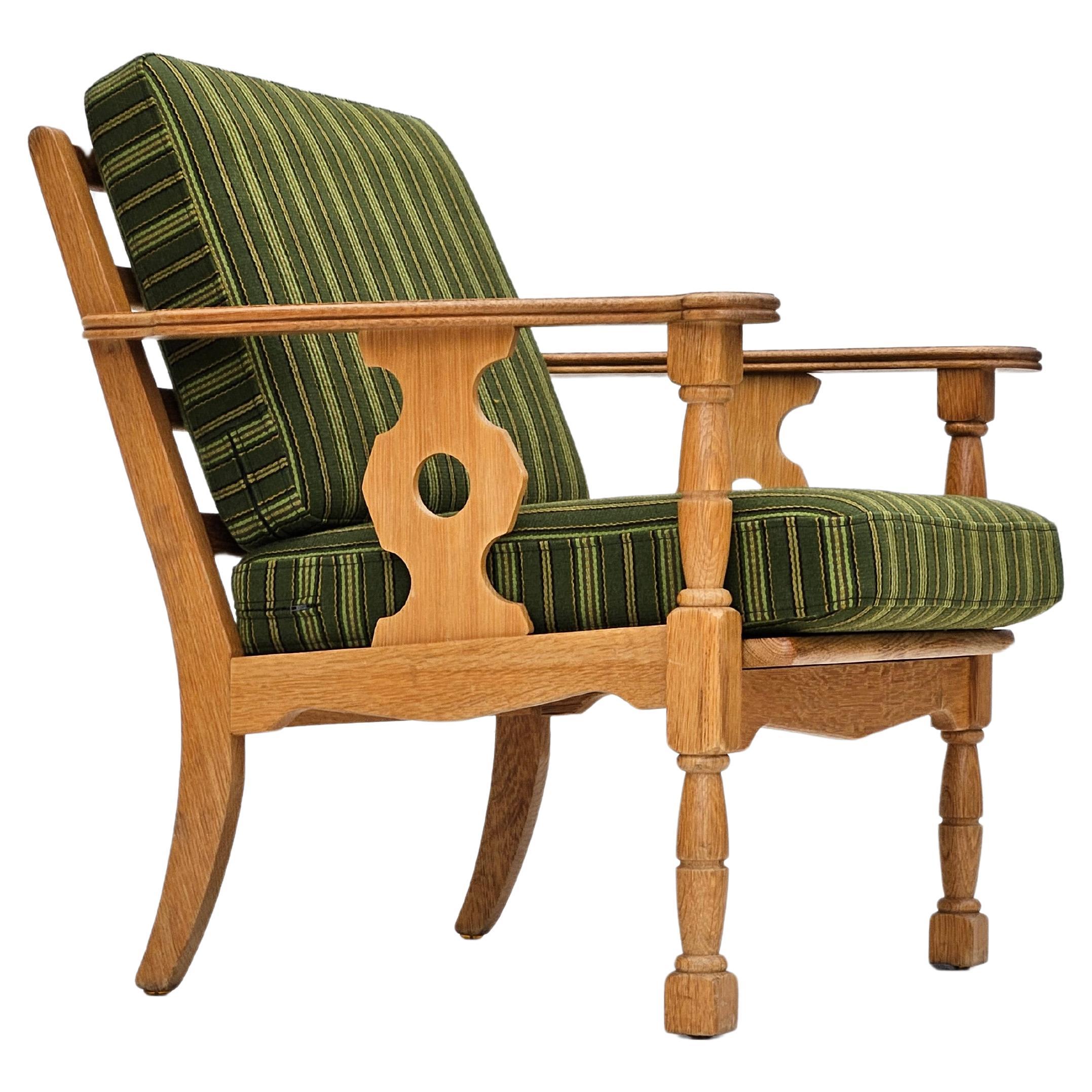 1970er Jahre, dänisches Design, Sessel aus Eichenholz in Möbelwolle, Originalzustand.