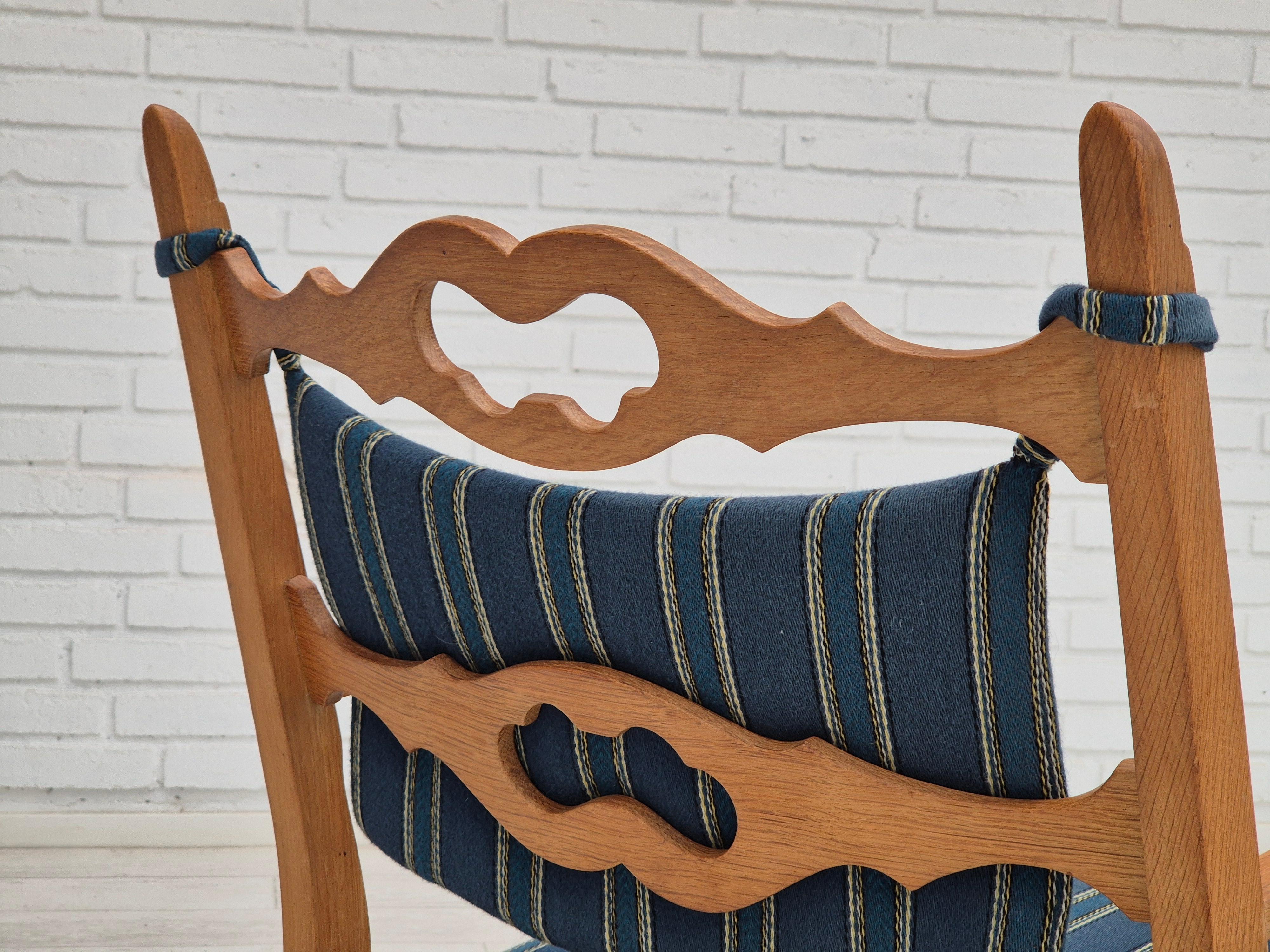 1970s, Danish design, oak wood rocking chair with footstool, furniture wool. For Sale 6