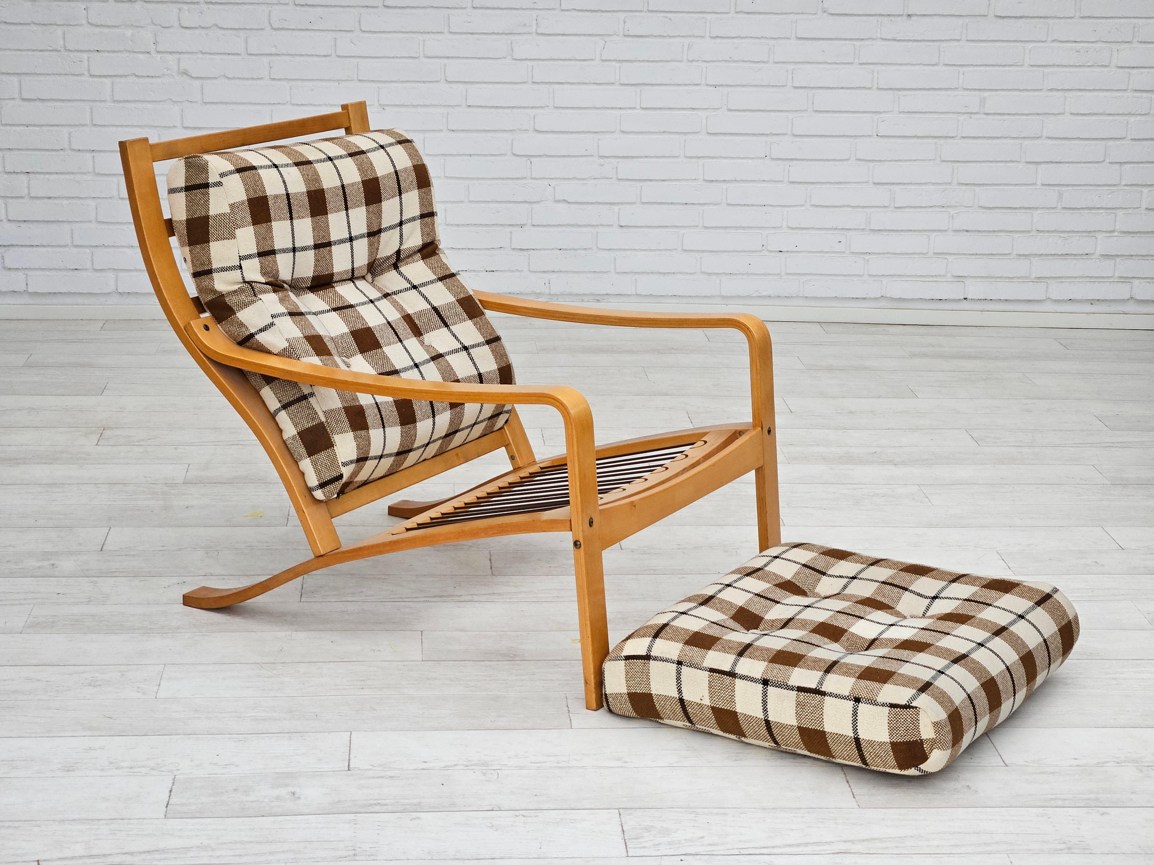 1970s, Danish design, par of two lounge chairs in furniture wool, original. For Sale 8