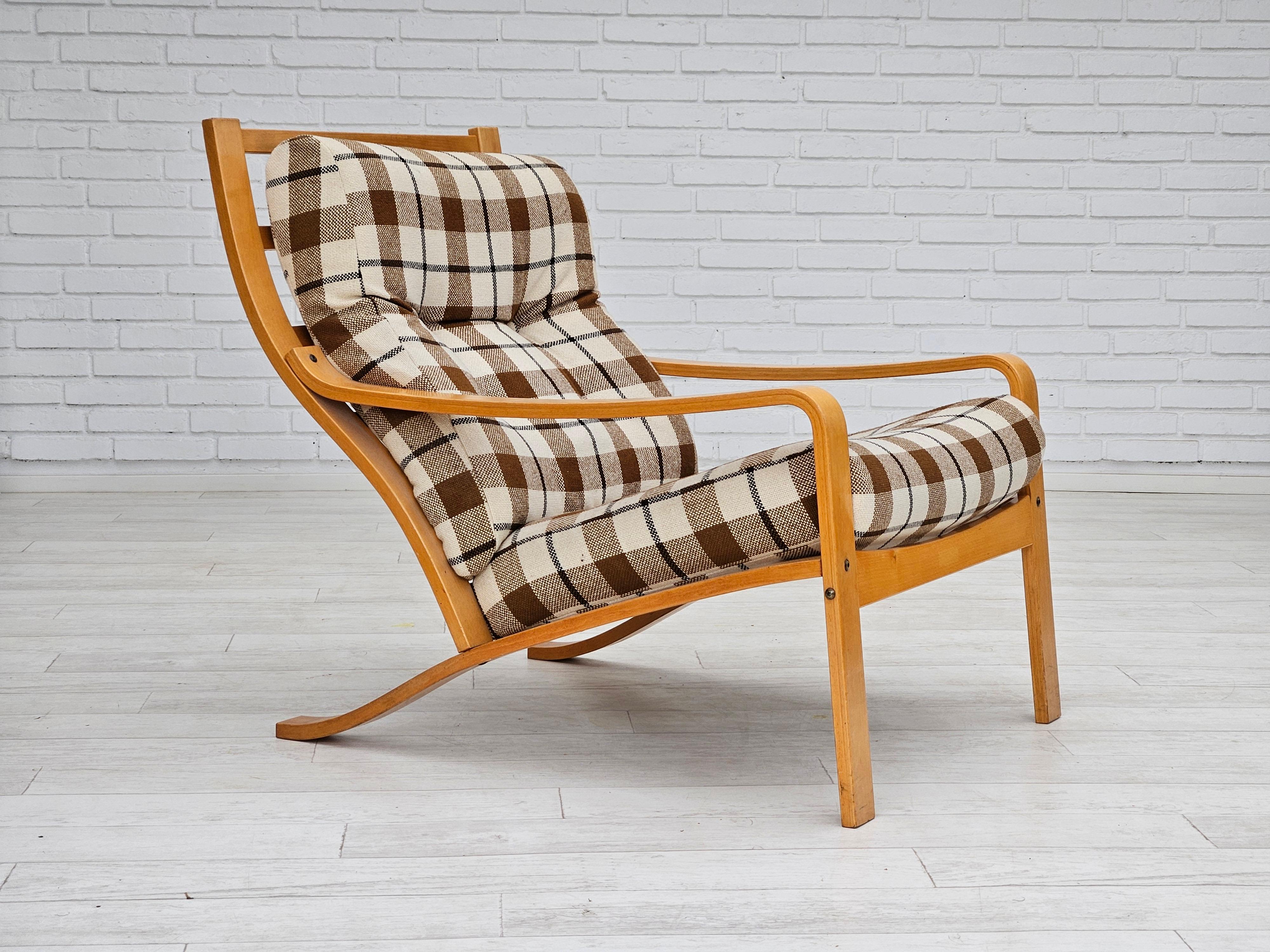1970s, Danish design, par of two lounge chairs in furniture wool, original. In Good Condition For Sale In Tarm, 82