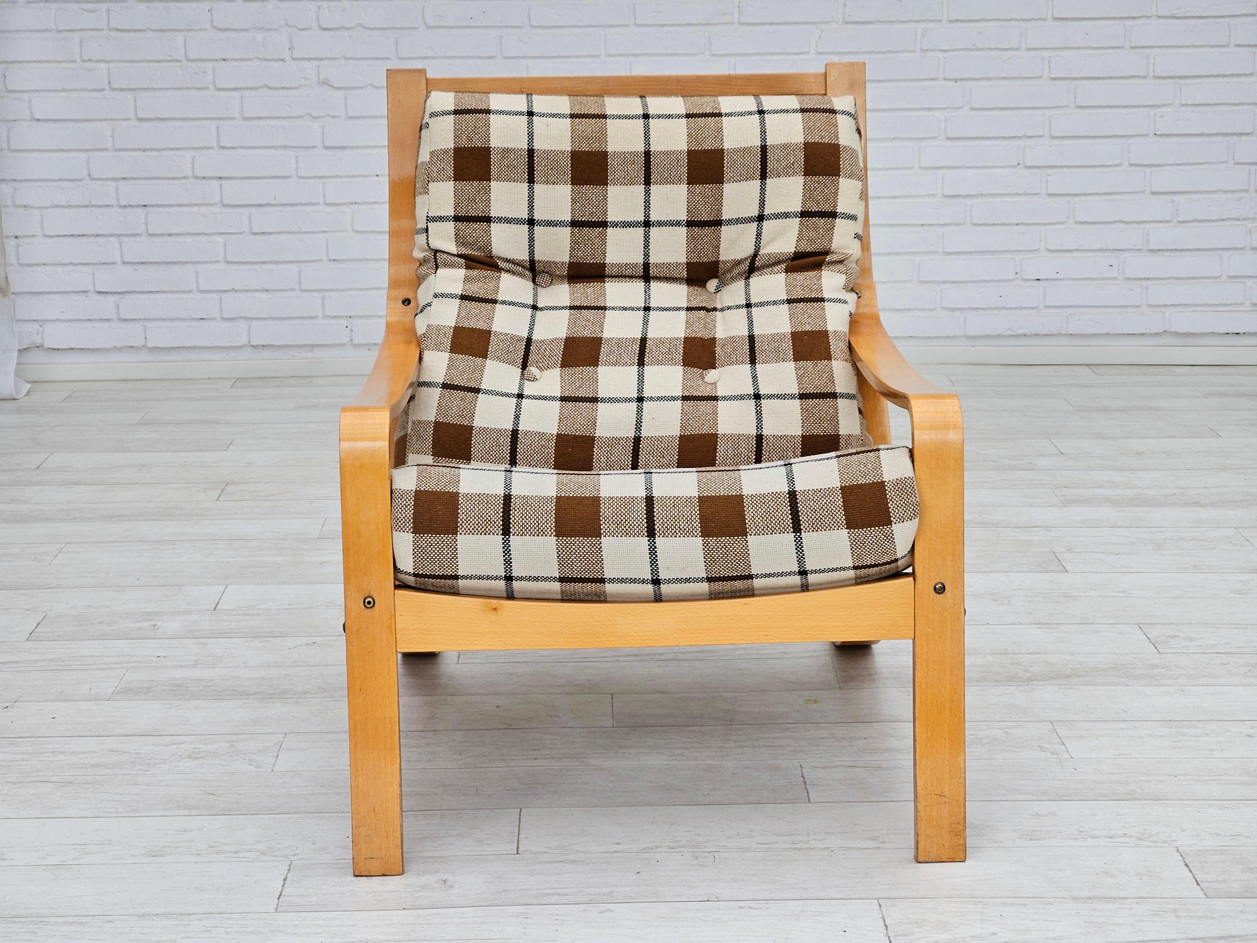 1970s, Danish design, par of two lounge chairs in furniture wool, original. For Sale 3