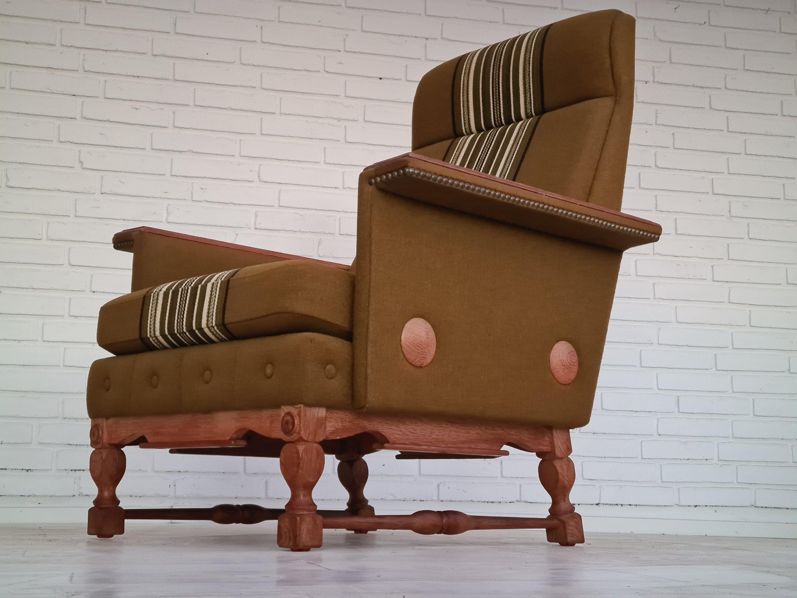 1970s, Danish Design, Set of Armchairs, Oak Wood, Wool, Original Condition For Sale 6