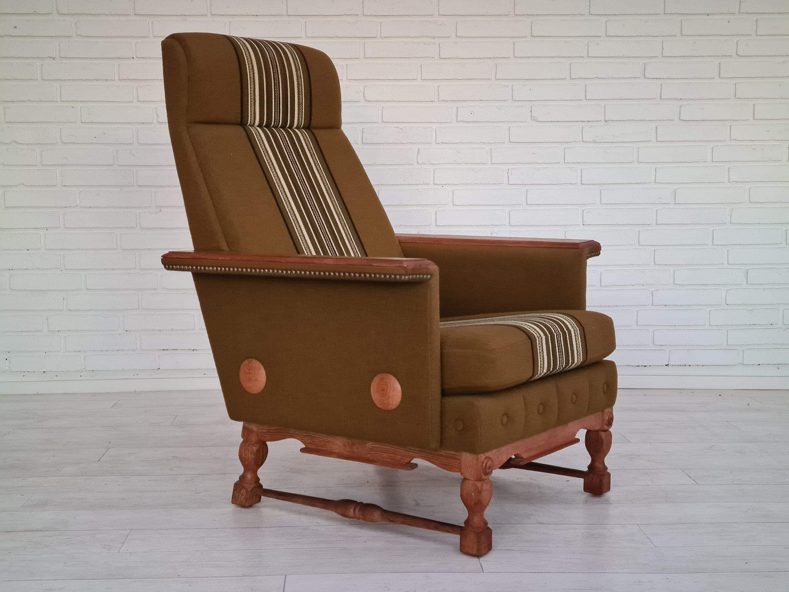 1970s, Danish Design, Set of Armchairs, Oak Wood, Wool, Original Condition In Good Condition For Sale In Tarm, 82