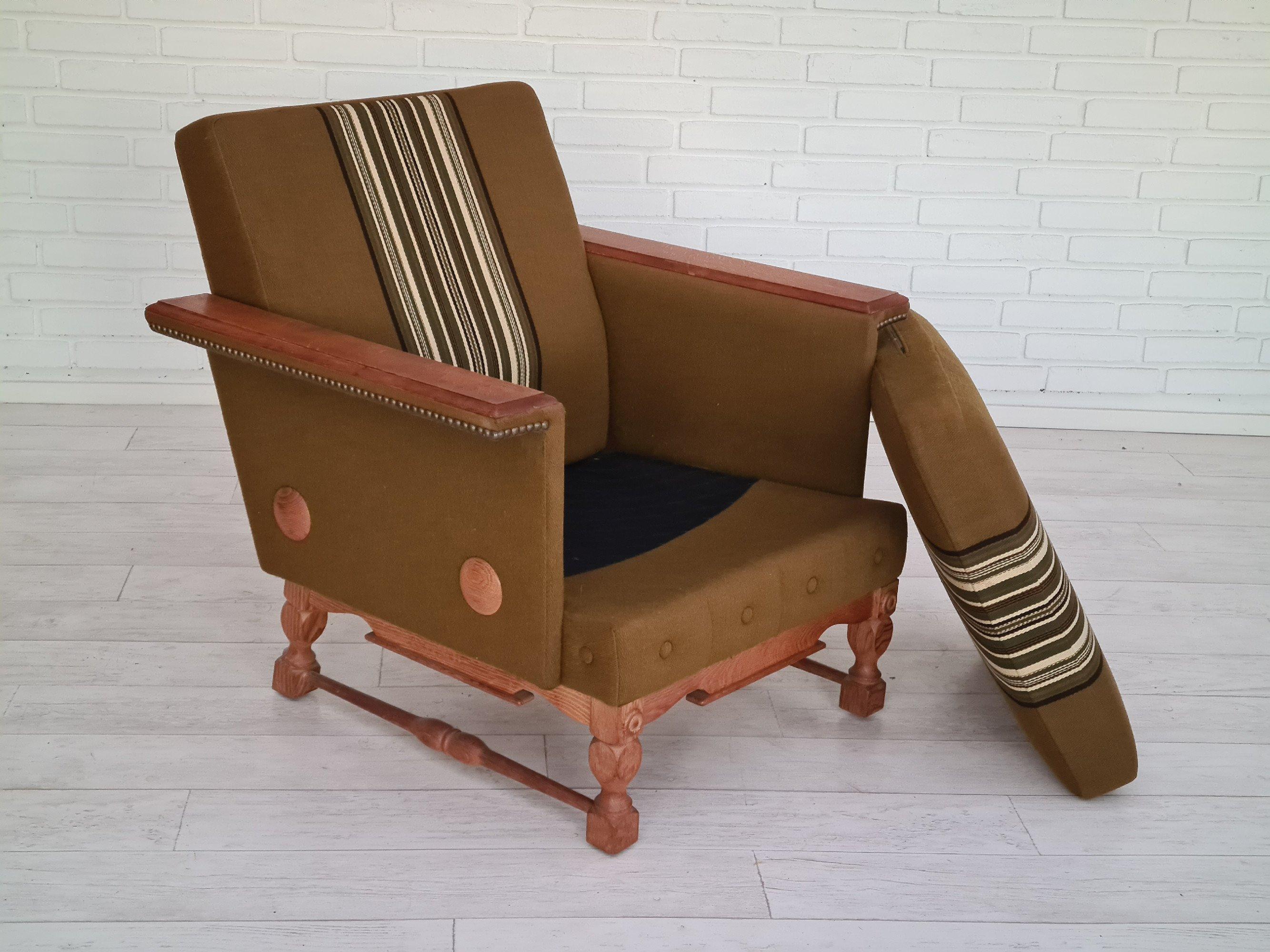 1970s, Danish Design, Set of Armchairs, Oak Wood, Wool, Original Condition For Sale 2