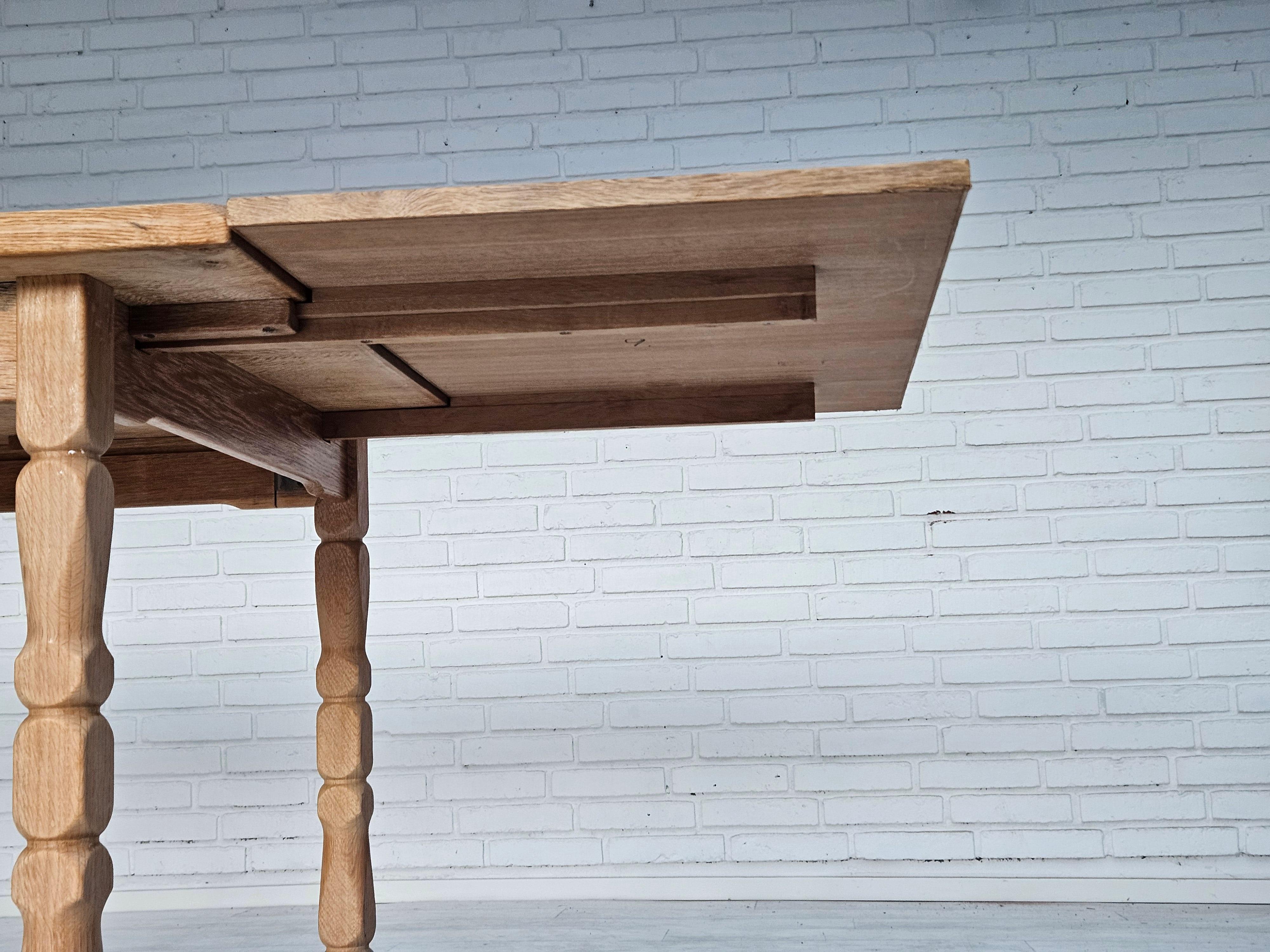 1970s, Danish dining table, oak wood, original condition. 6