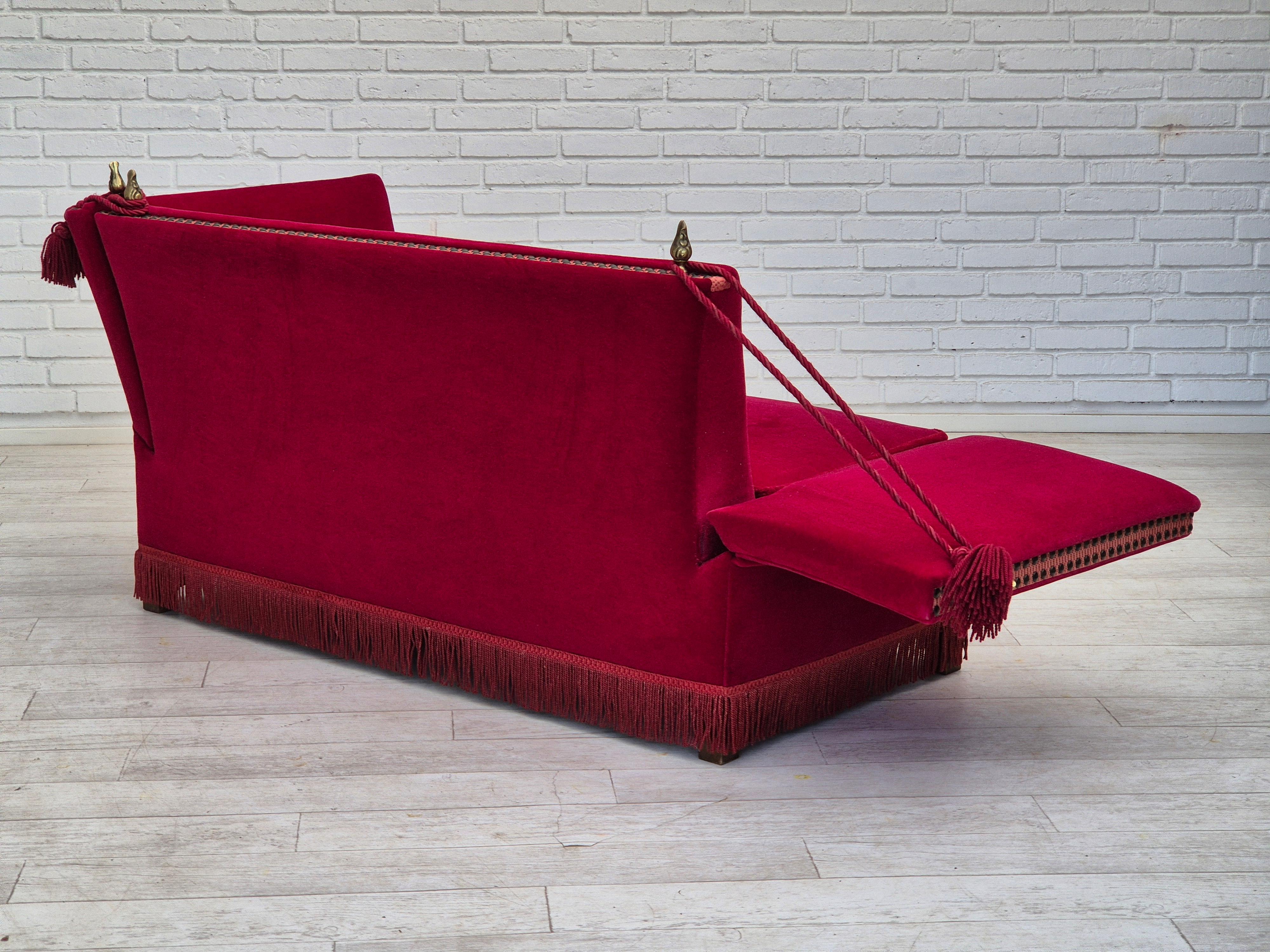 Velvet 1970s, Danish drop arm 