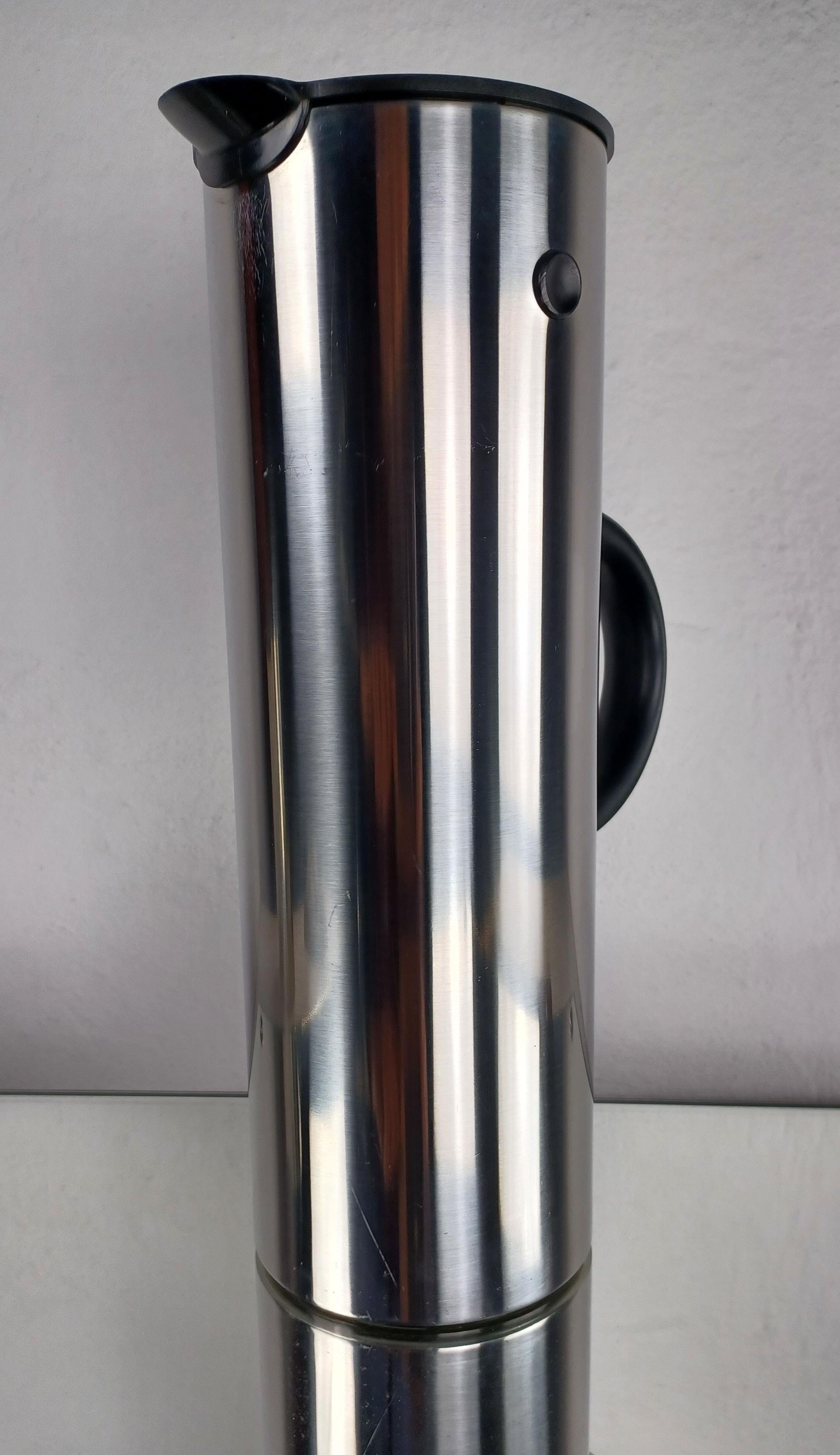 1970's Danish Erik Magnussen Thermo Jug by Stelton

Timeless thermo jug in futuristic minilalist style designed by Erik Magnussen for Stelton in 1977.  

The thermo jug is in good vintage condition.
