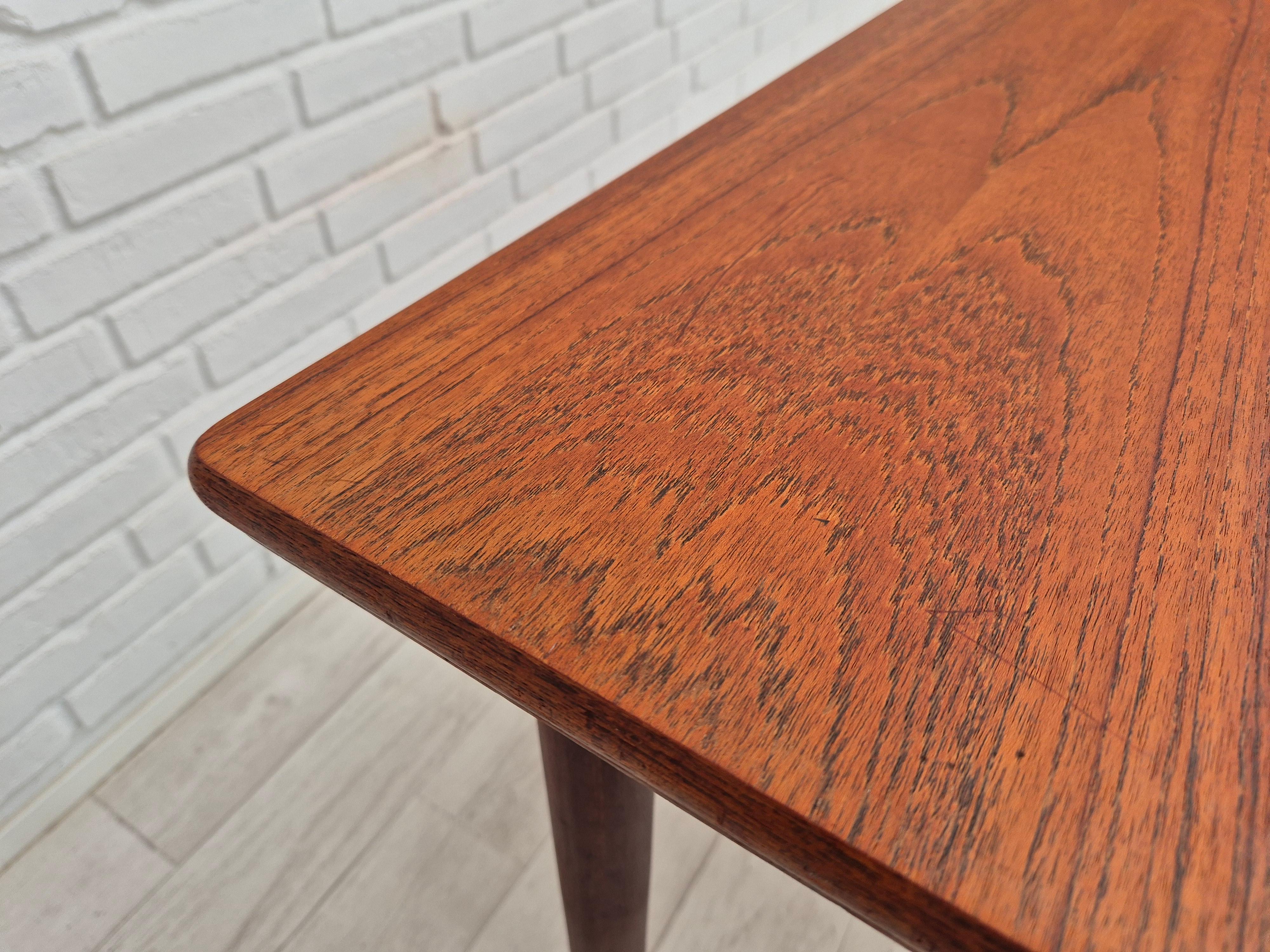 Danois Table de salle à manger danoise pliable des années 1970, bois de teck, état d'origine en vente