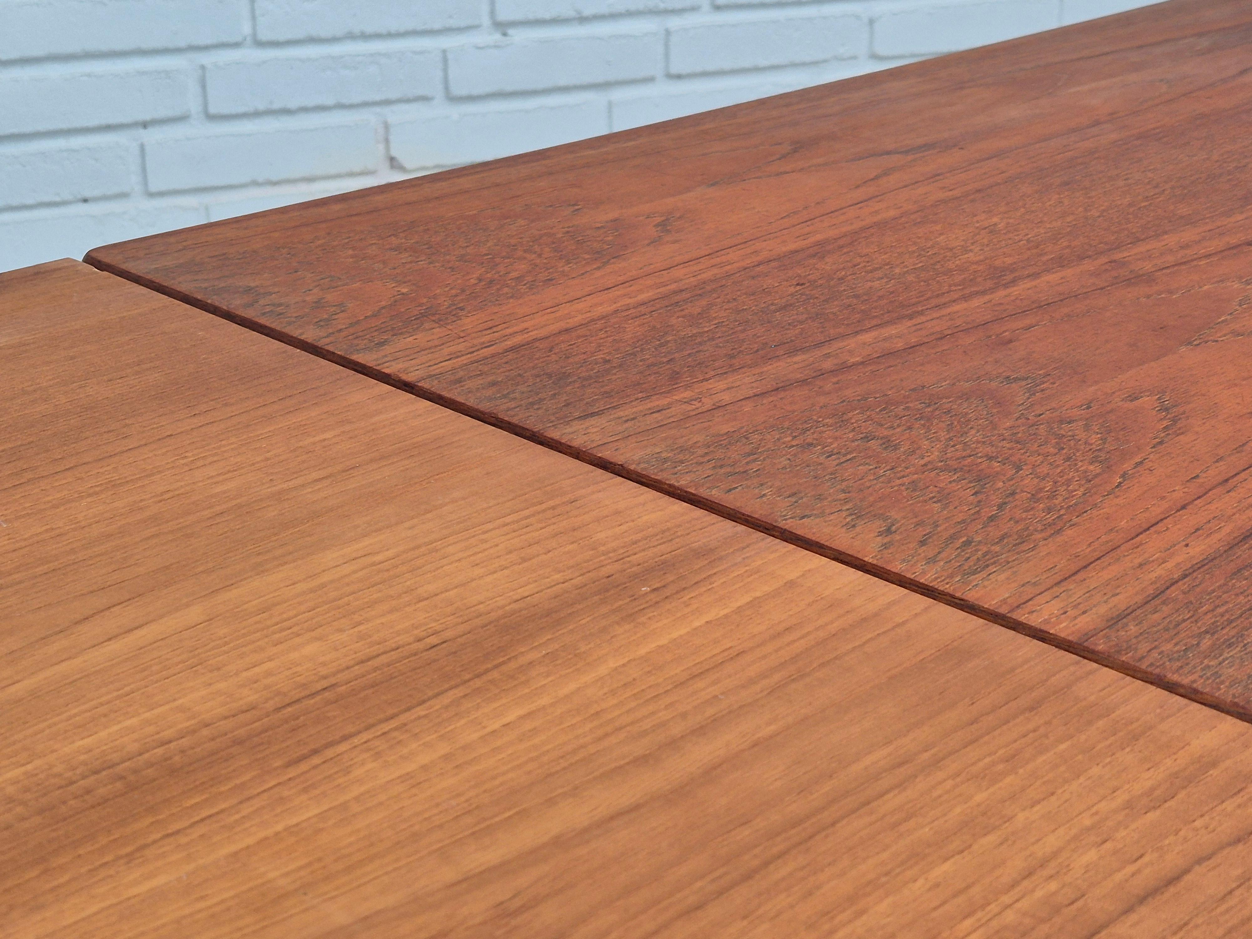 Table de salle à manger danoise pliable des années 1970, bois de teck, état d'origine en vente 1
