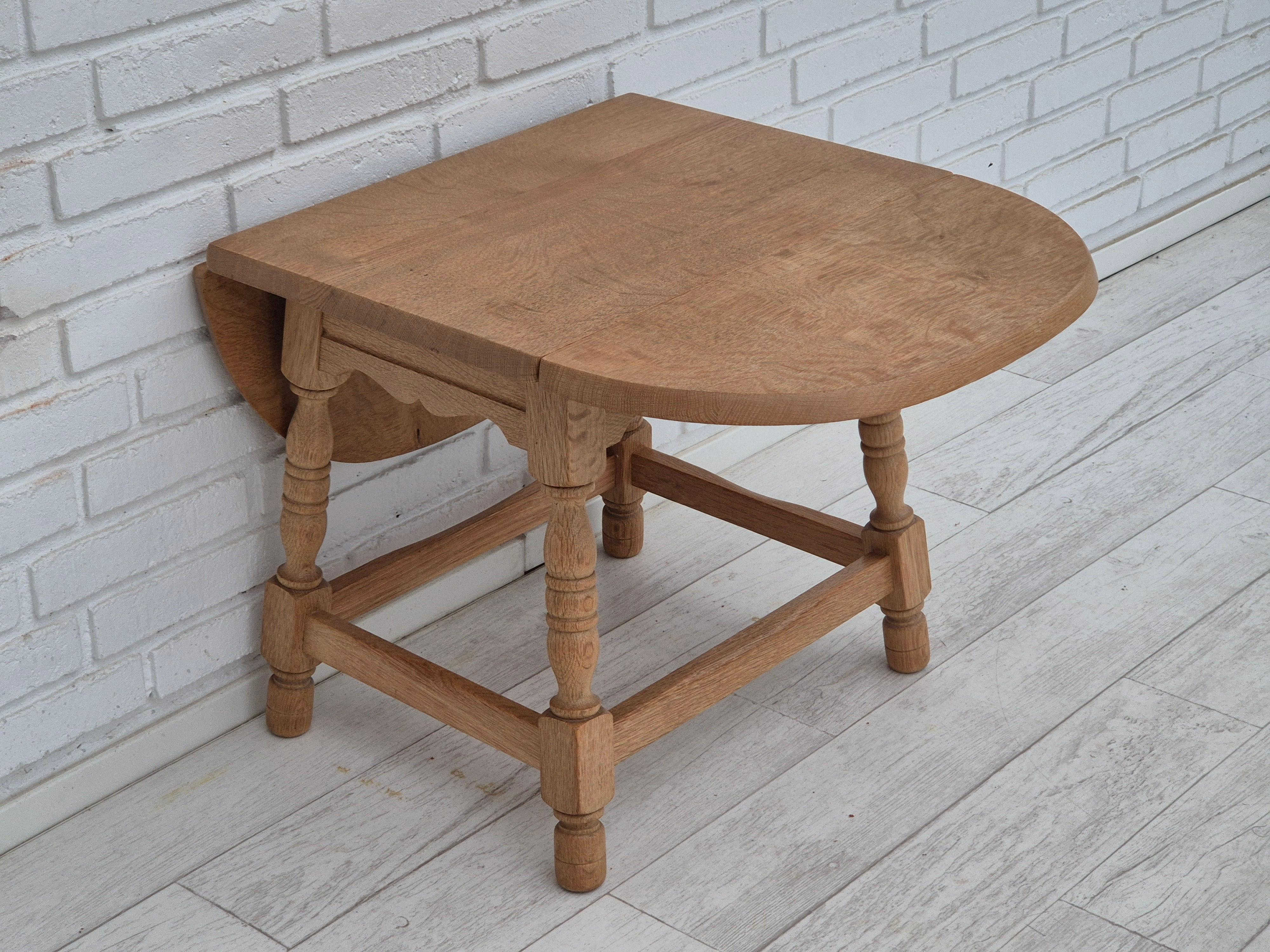 Tavolino pieghevole danese degli anni '70, in legno massiccio di Oak, condizioni originali. in vendita 7