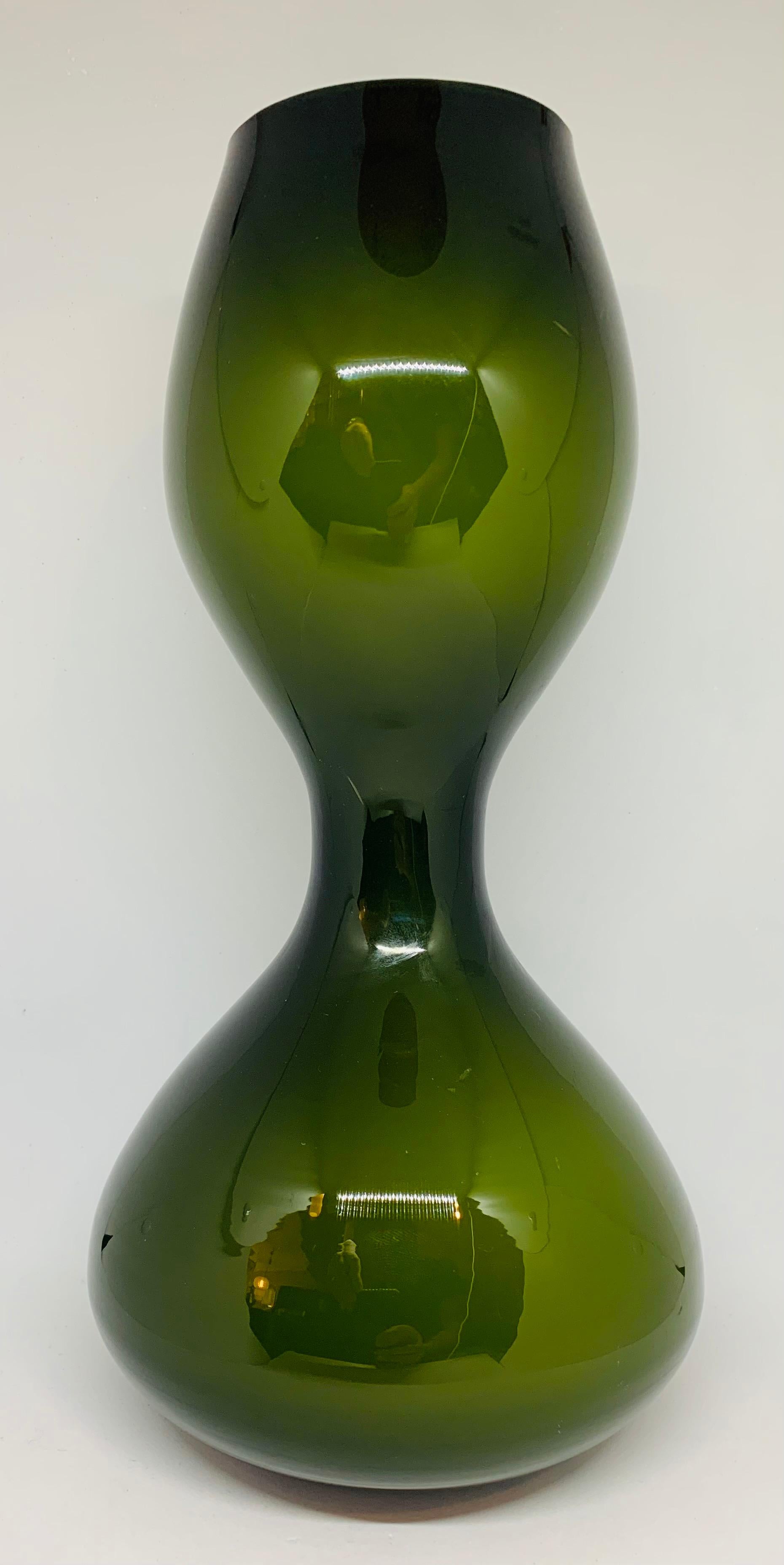 1970s Danish Hand Blown Holmegaard Encased Green Glass Hourglass Shaped Vase In Good Condition In London, England
