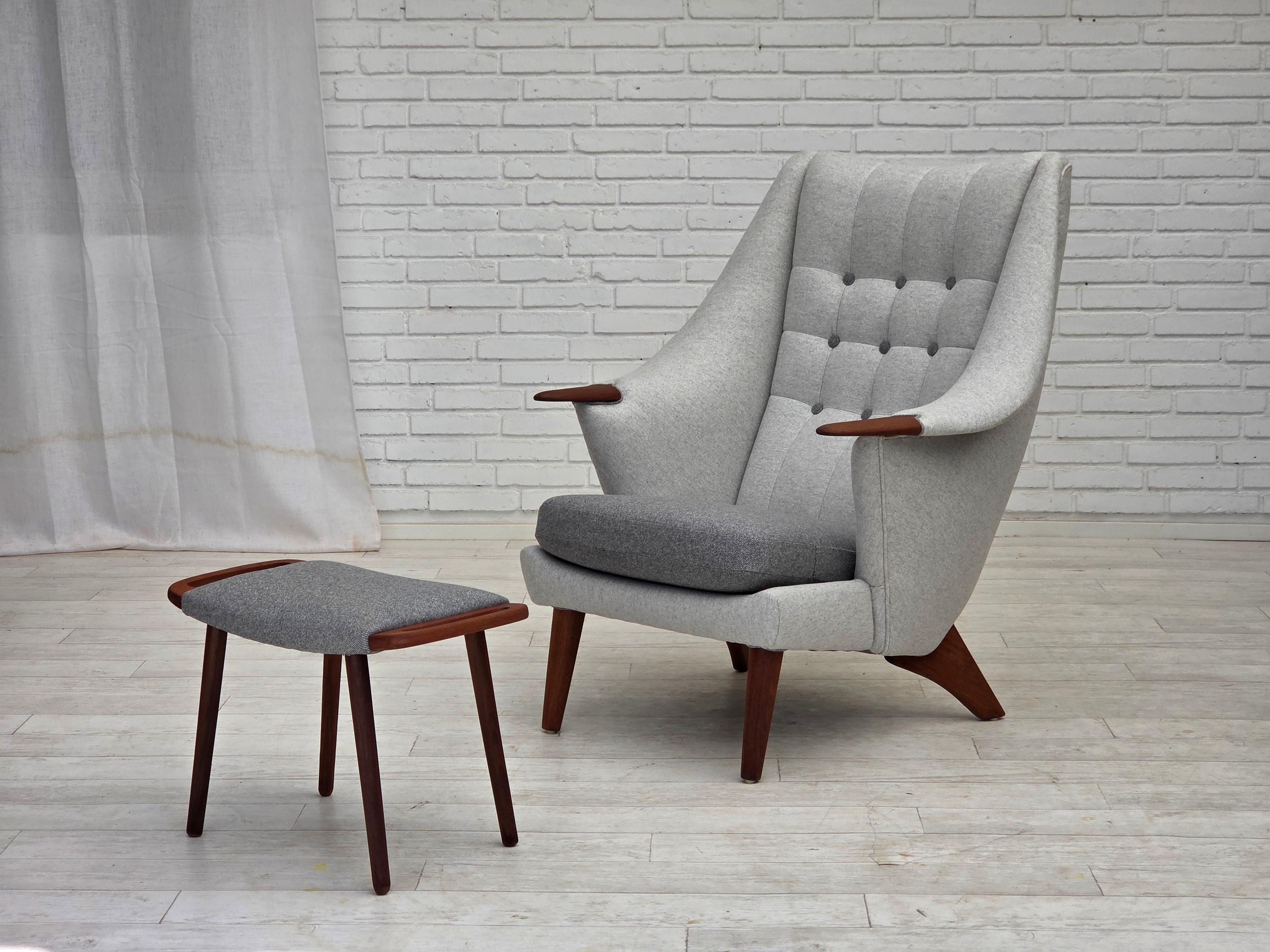 1970s, Danish high-backed armchair with stool, wool, teak wood. en venta 9
