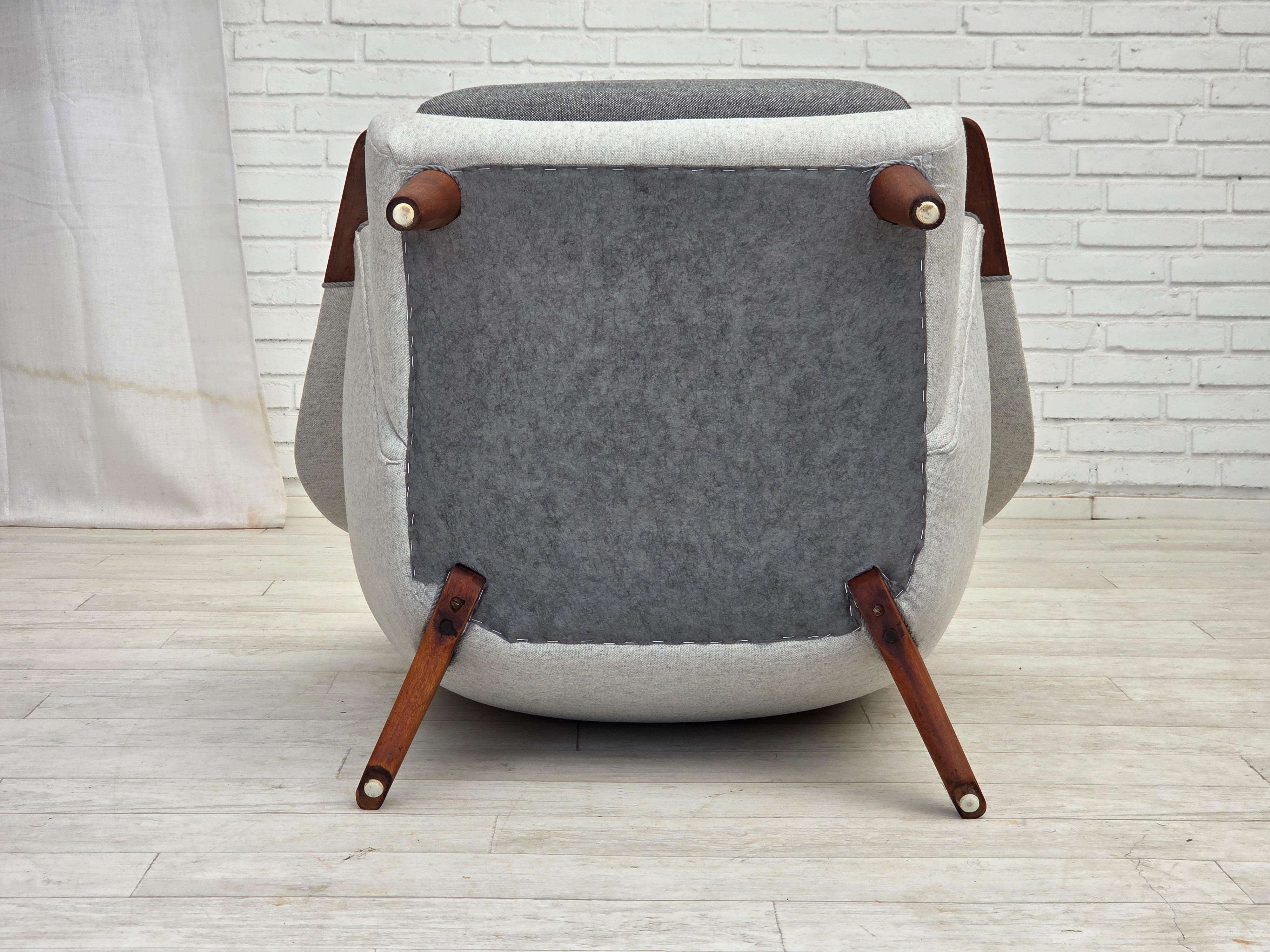 1970s, Danish high-backed armchair with stool, wool, teak wood. mediados del siglo XX en venta