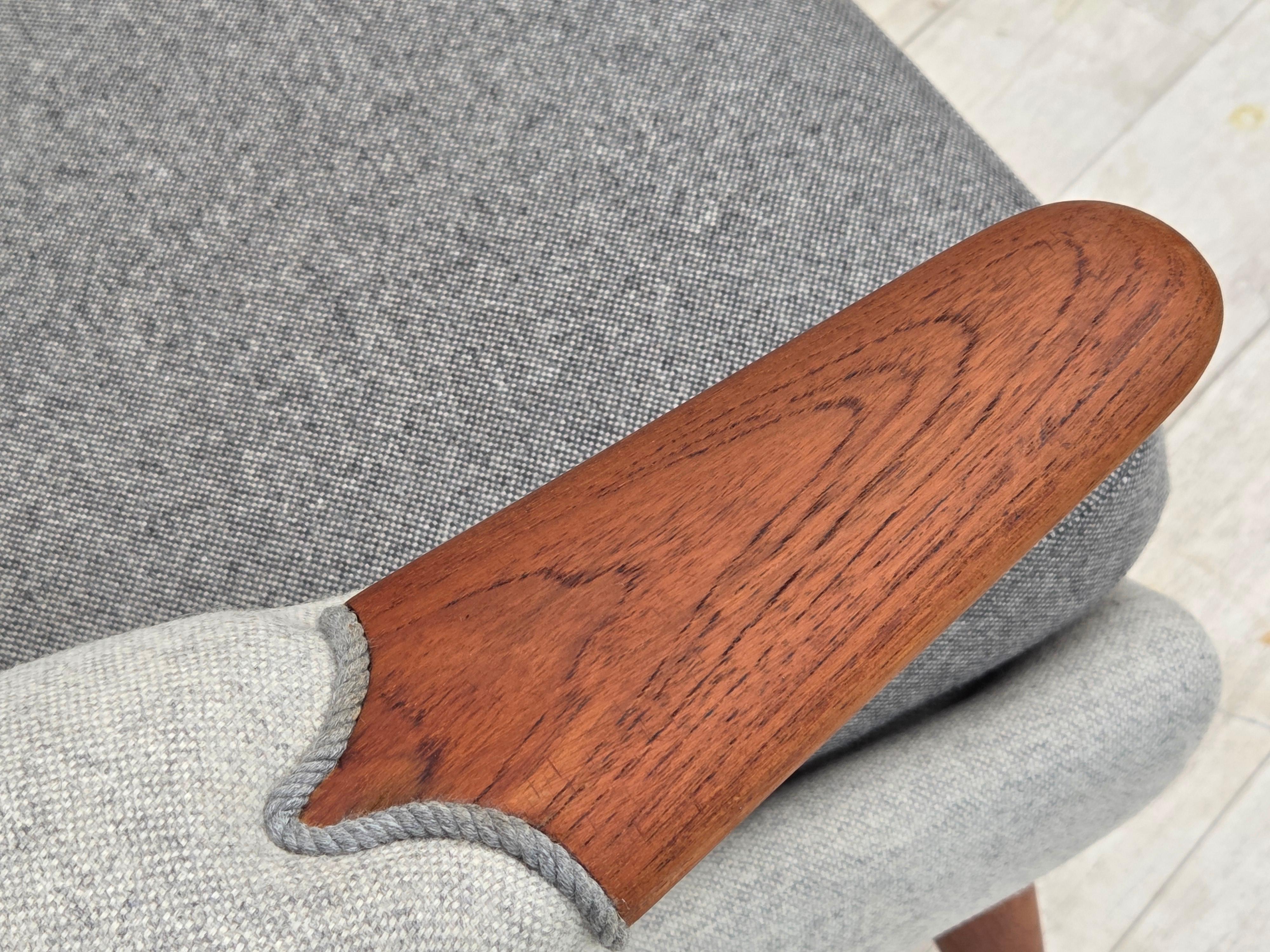 1970s, Danish high-backed armchair with stool, wool, teak wood. Lana en venta