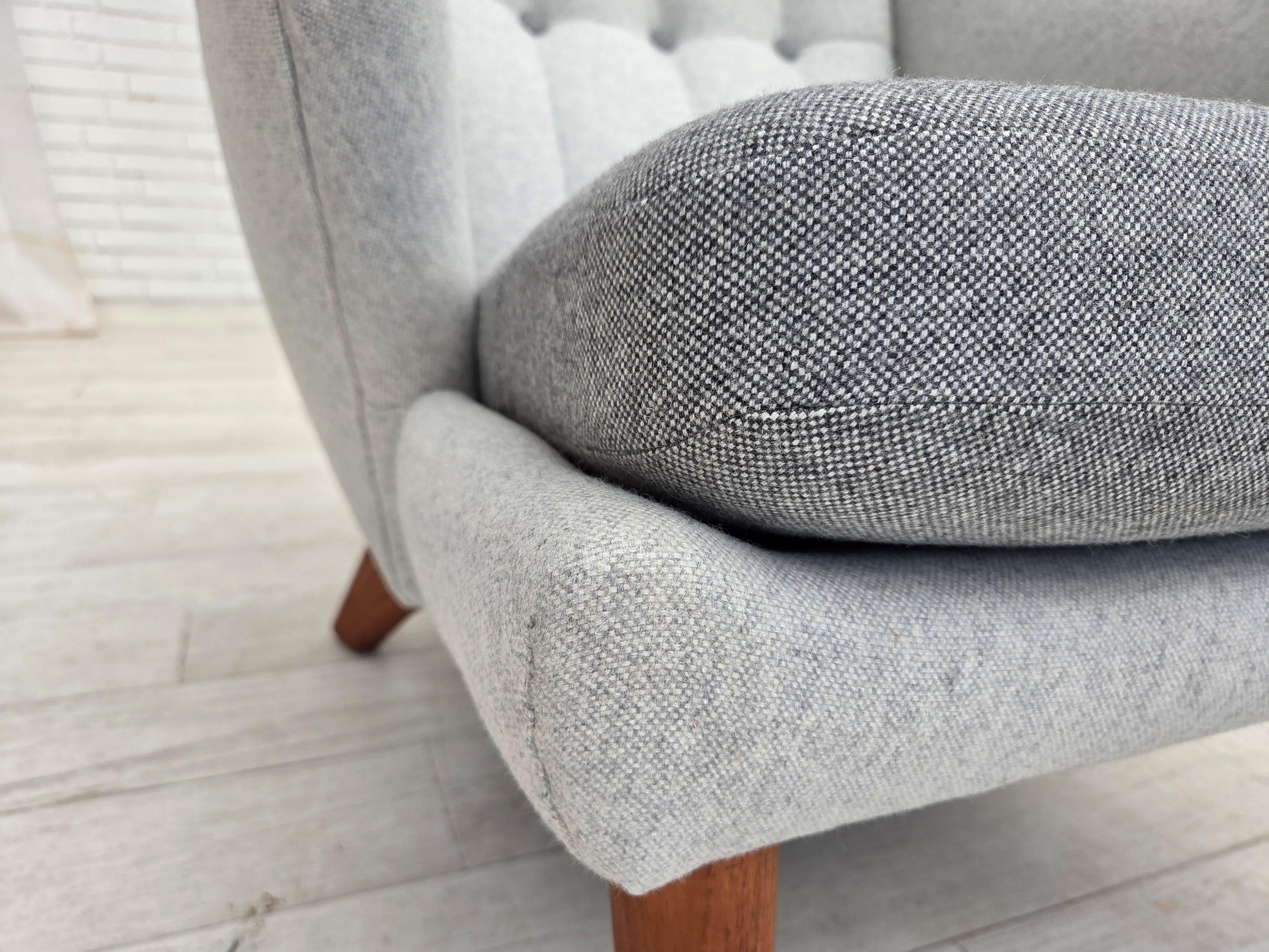 1970s, Danish high-backed armchair with stool, wool, teak wood. en venta 2